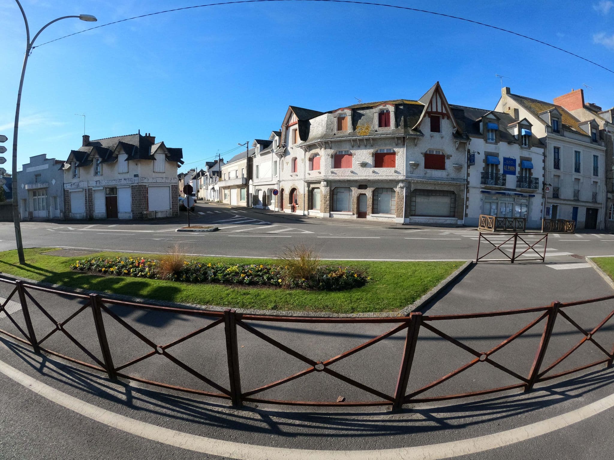 Street view near Hotel Paris, Le Croisic — © stephanep (CC BY-SA · Mapillary)
