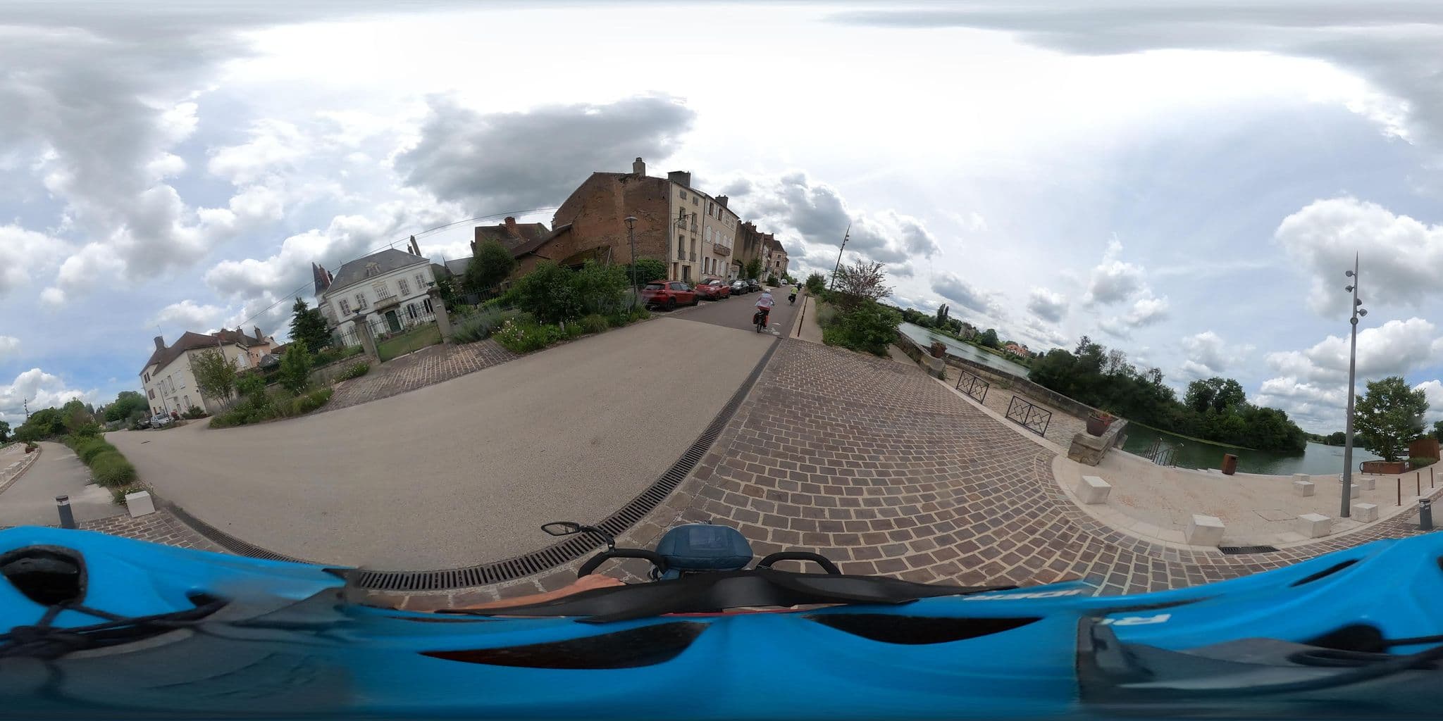 Street view near Manoir de la Saône, Seurre — © padididejurbise (CC BY-SA · Mapillary)