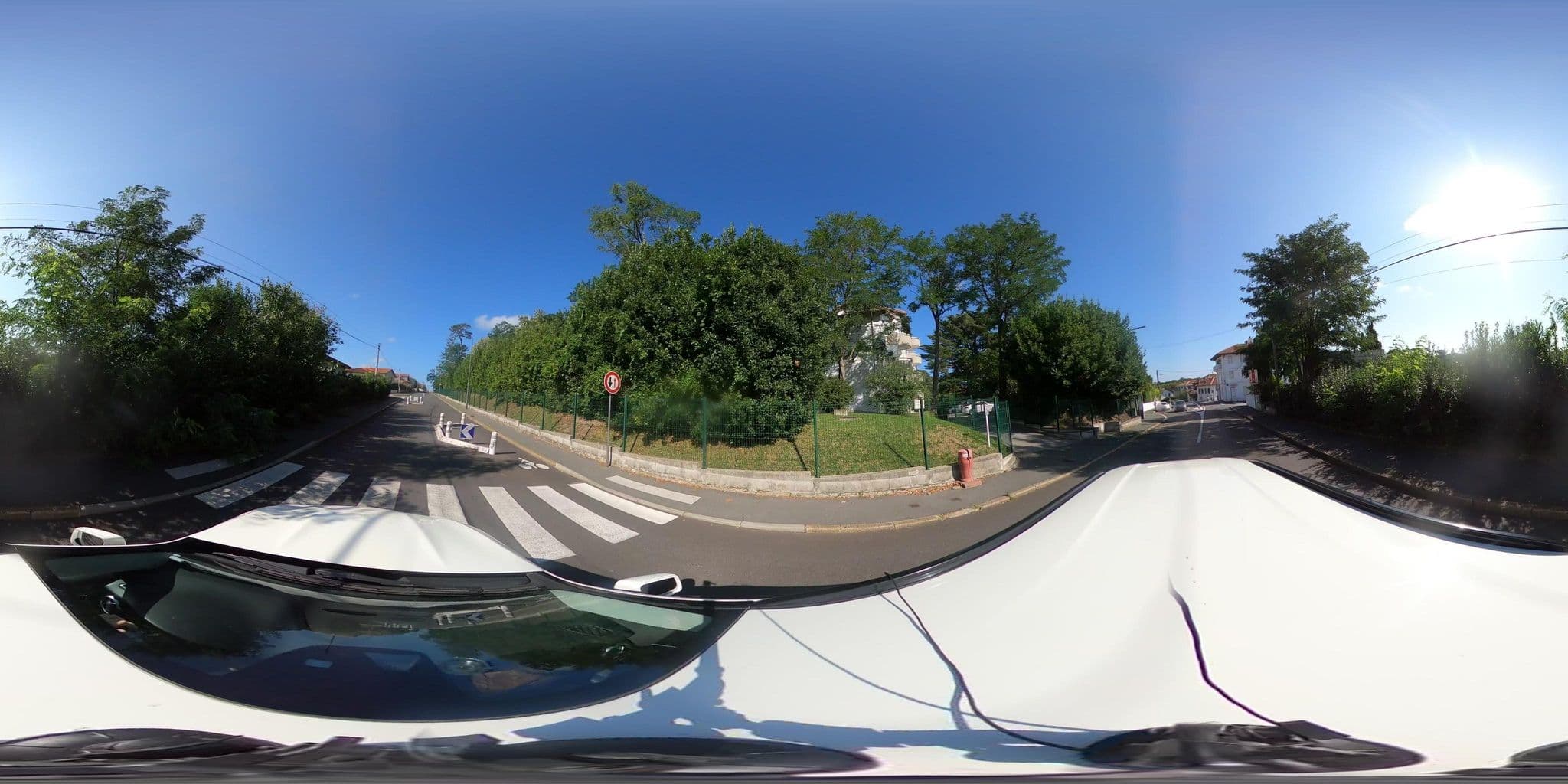 Street view near Chez Phil et Dom, Biarritz — © sanjorgepinho (CC BY-SA · Mapillary)