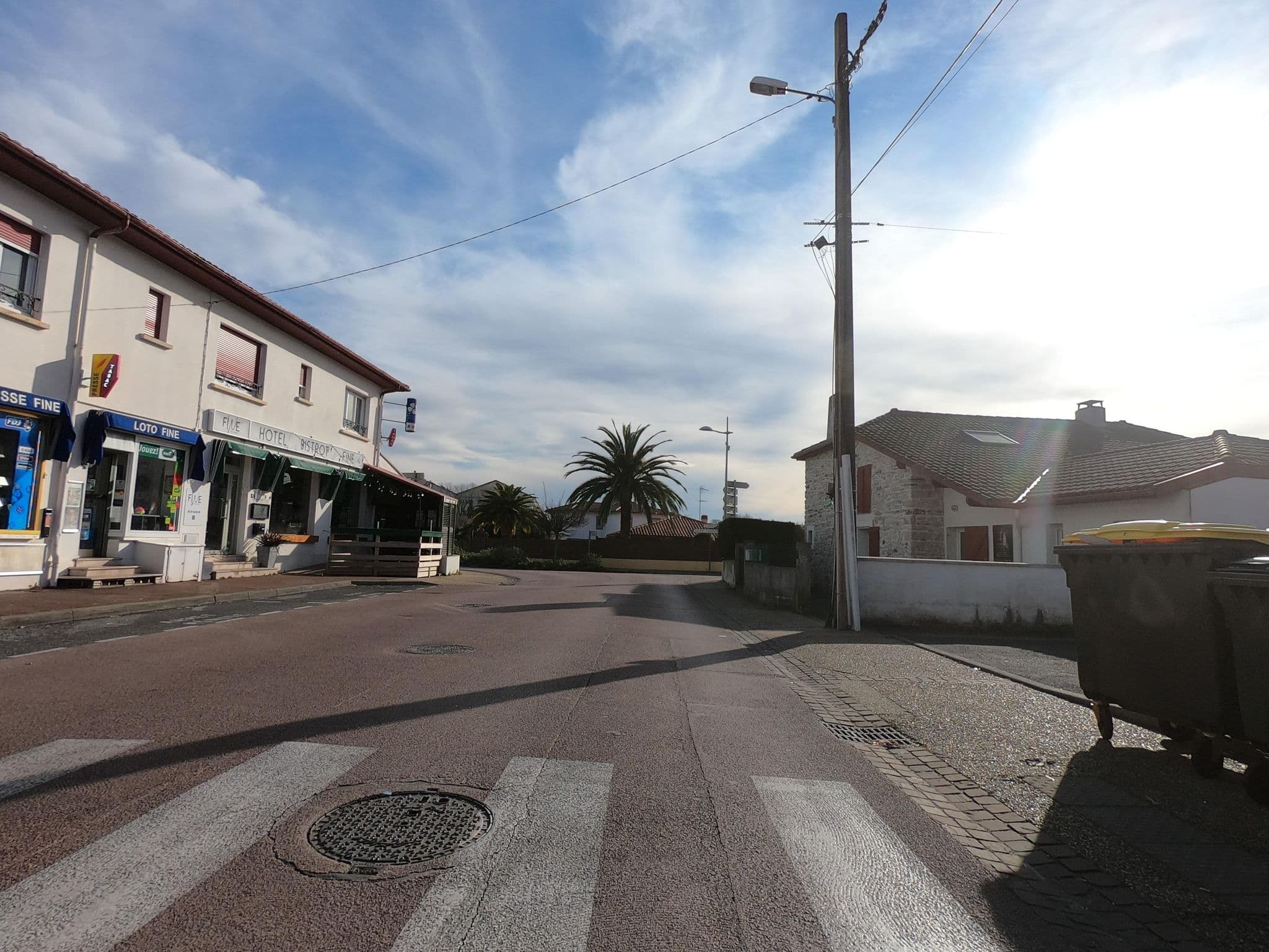 Street view near Hôtel Restaurant Fine, Anglet — © txominh (CC BY-SA · Mapillary)