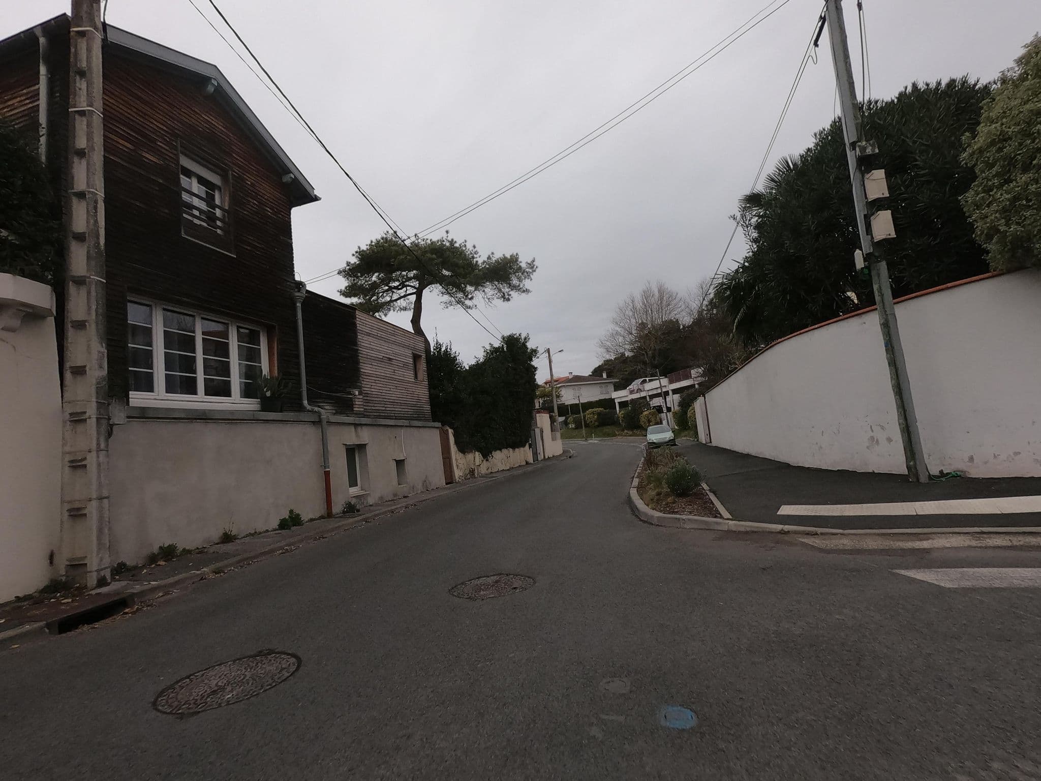 Street view near Centre de Vacances C.C.A.S, Anglet — © txominh (CC BY-SA · Mapillary)
