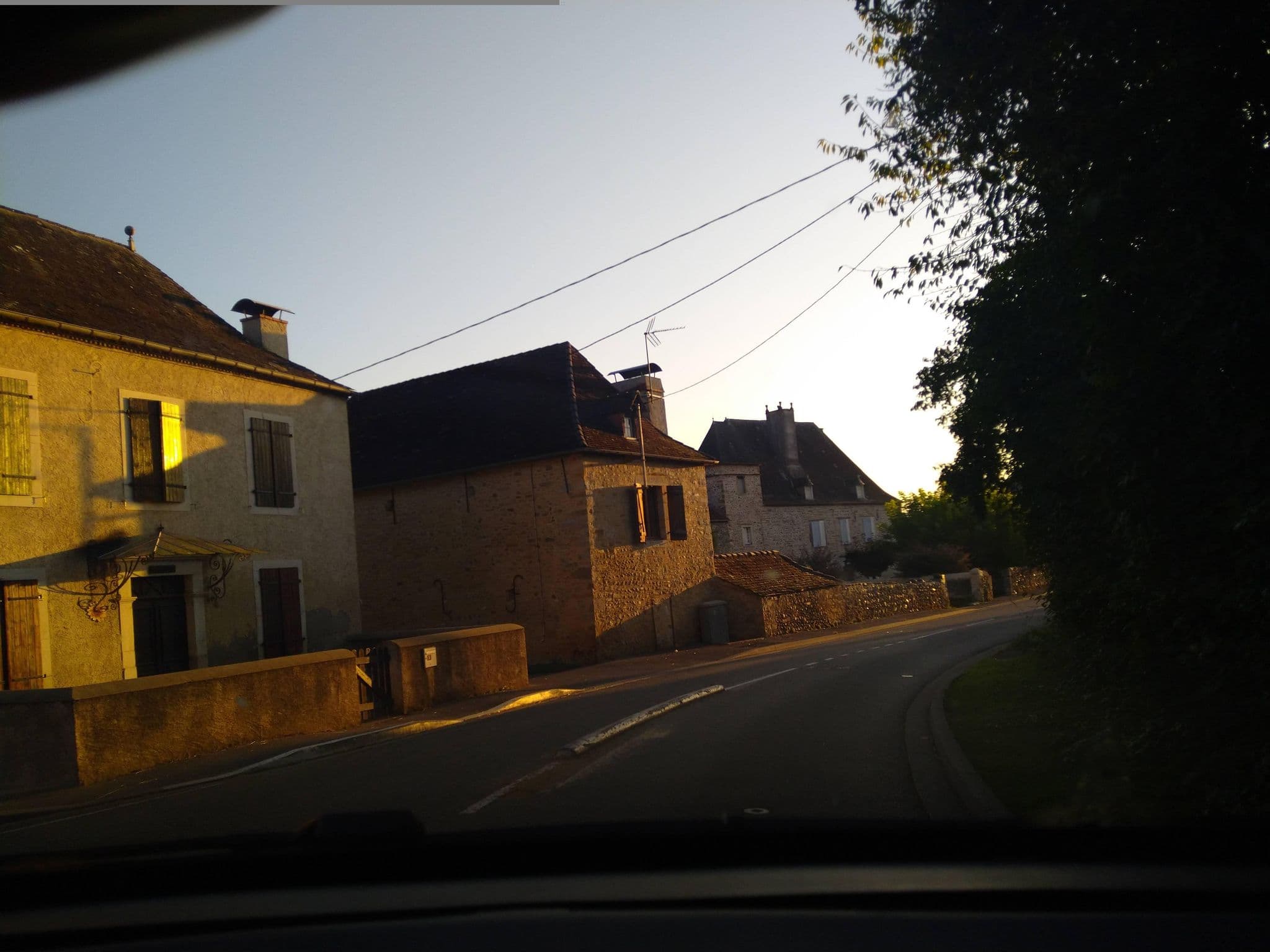 Street view near Chez Bouju, Navarrenx — © floetcheto (CC BY-SA · Mapillary)