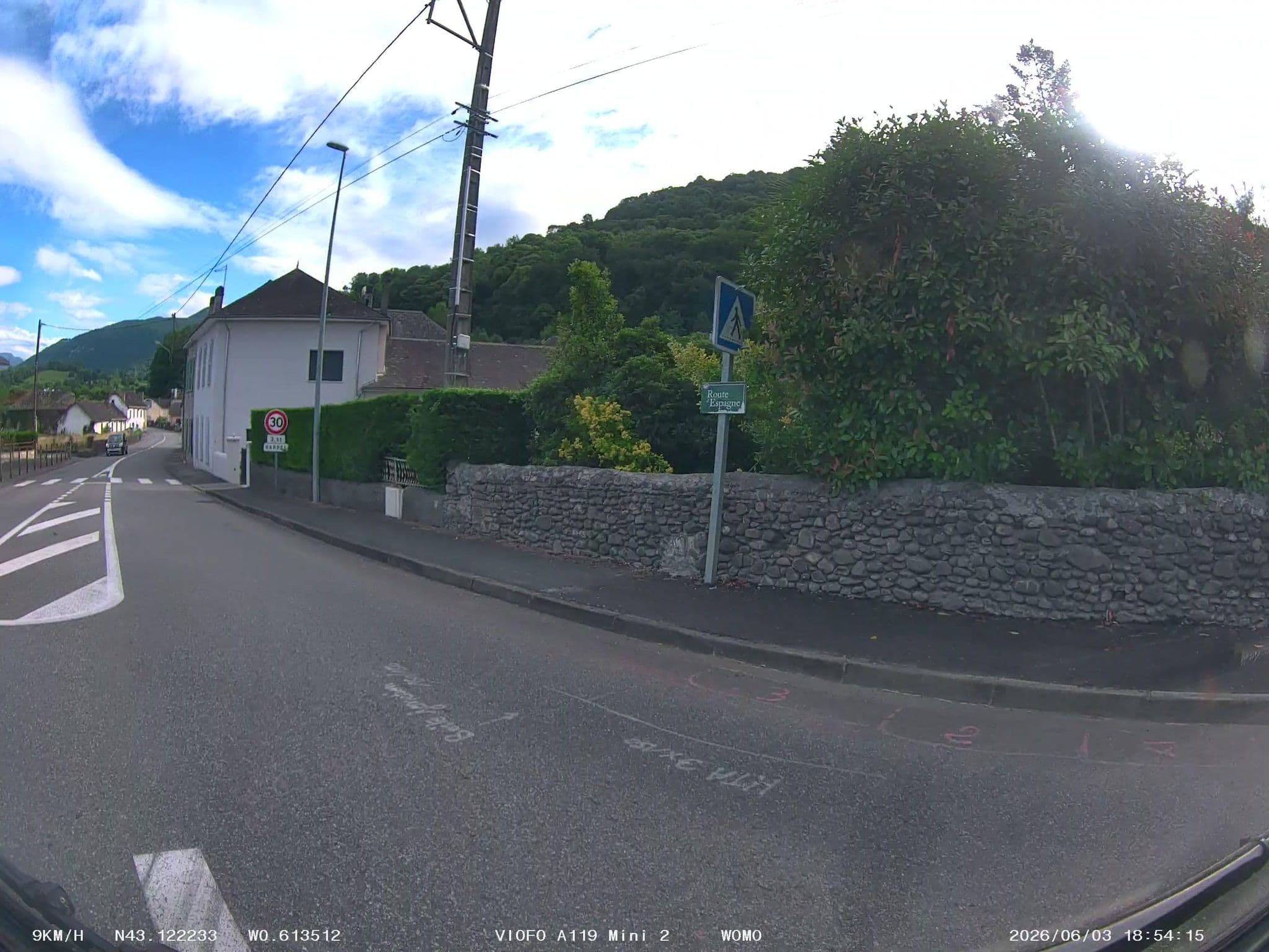 Street view near L'Abérou, Oloron-Sainte-Marie — © soulcover (CC BY-SA · Mapillary)