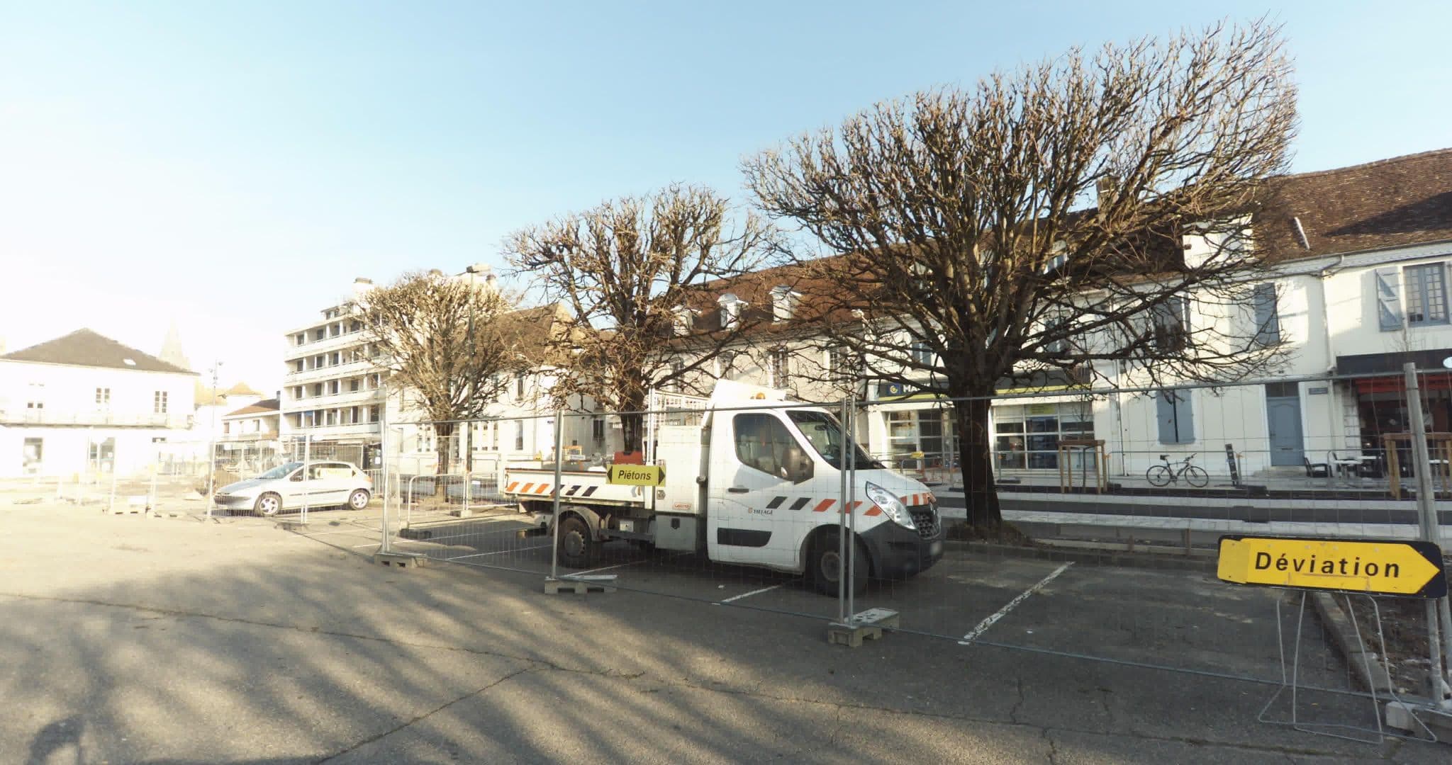 Street view near Hôtel Restaurant Godfroy, Orthez — © sogefi (CC BY-SA · Mapillary)