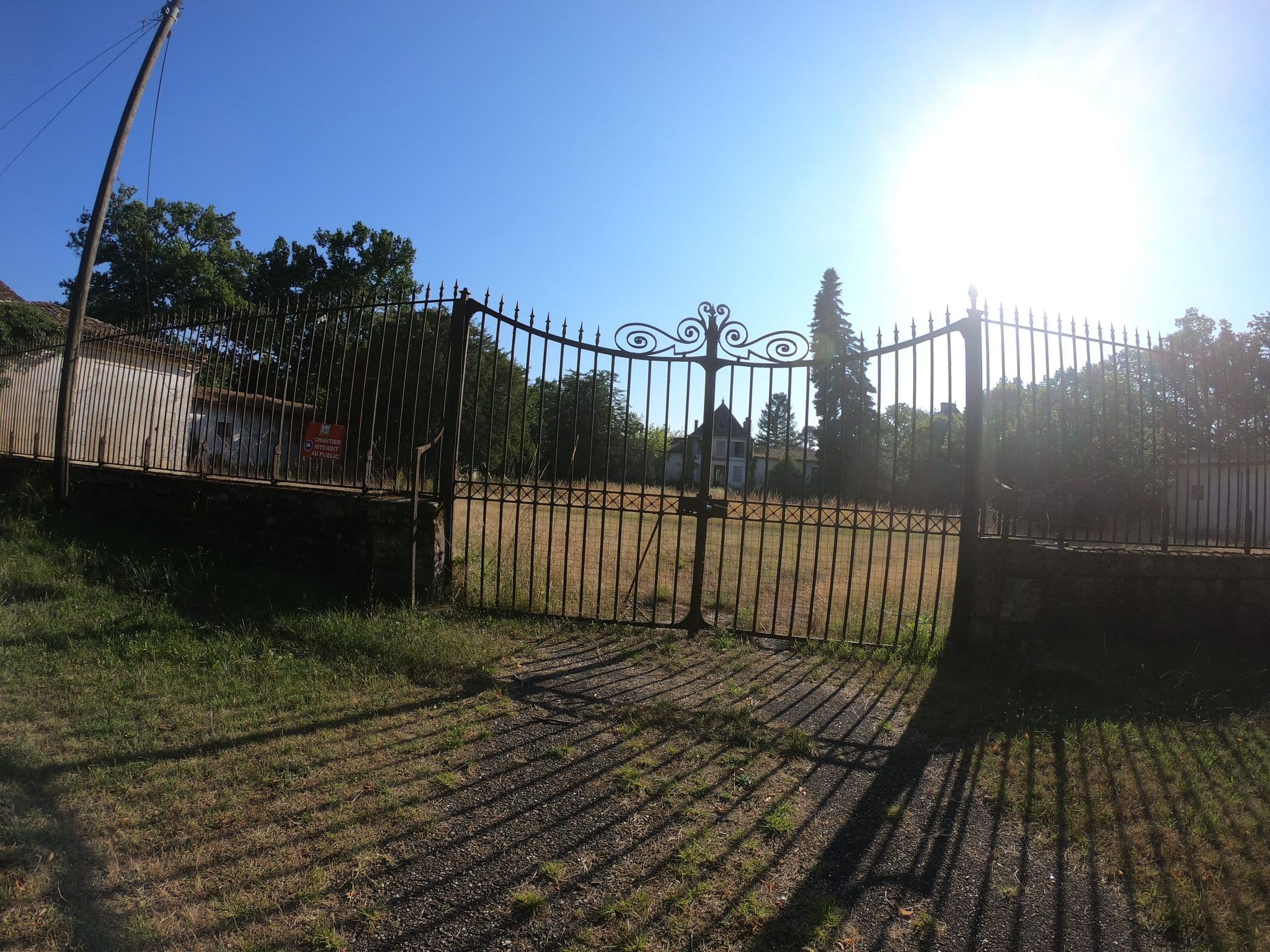 Street view near Château de Salles, Salles — © gitouche (CC BY-SA · Mapillary)