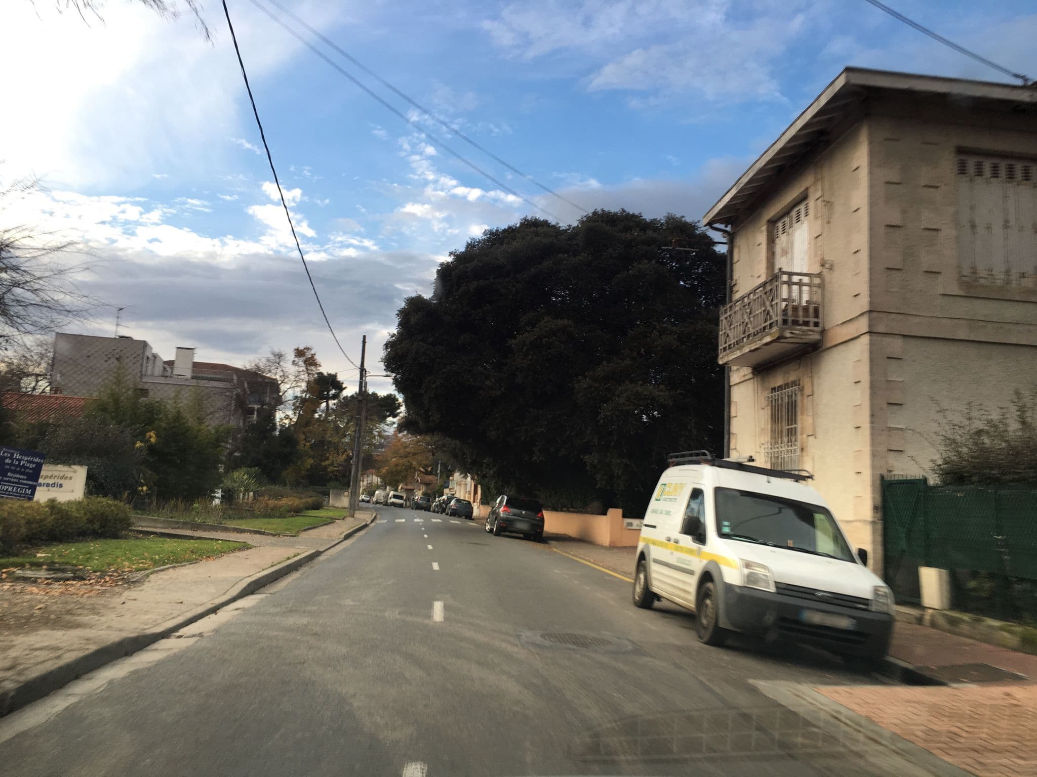 Street view near Résidence Hespérides, Arcachon — © cquest (CC BY-SA · Mapillary)