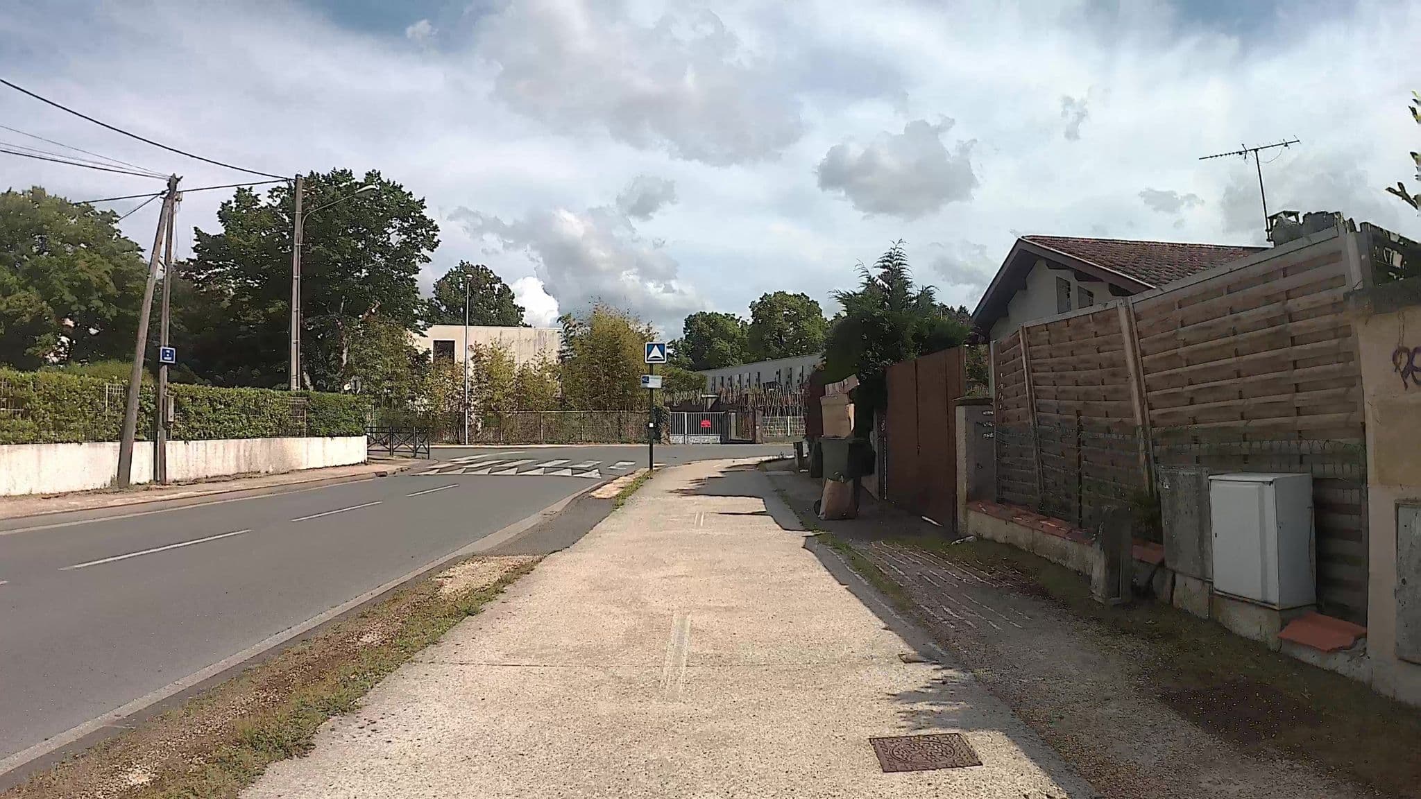 Street view near Crous Talence 33, Gradignan — © trouyer (CC BY-SA · Mapillary)