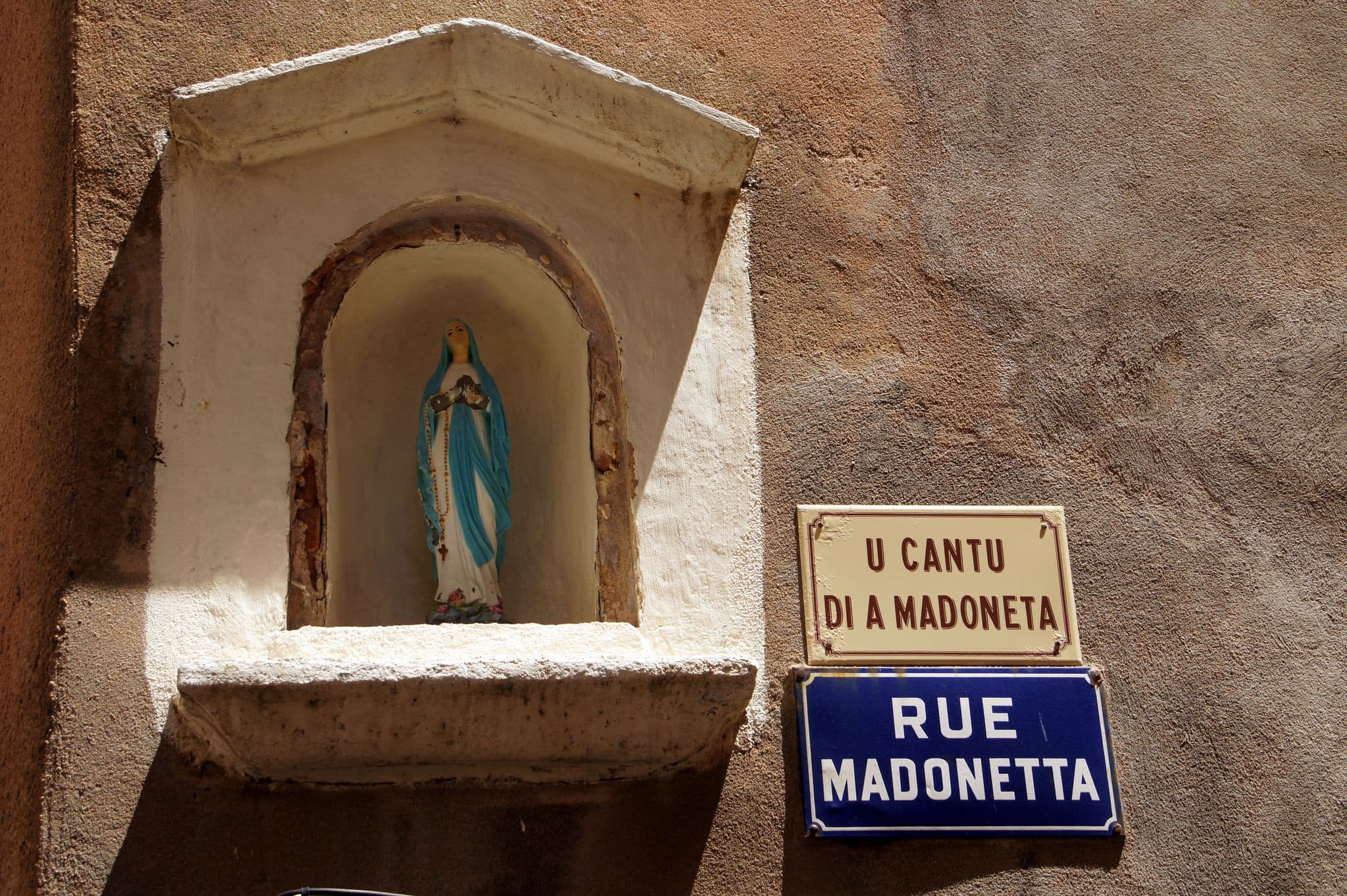 Street view near Faro di Capo Testa, Bonifacio — © allefm (CC BY-SA · Mapillary)