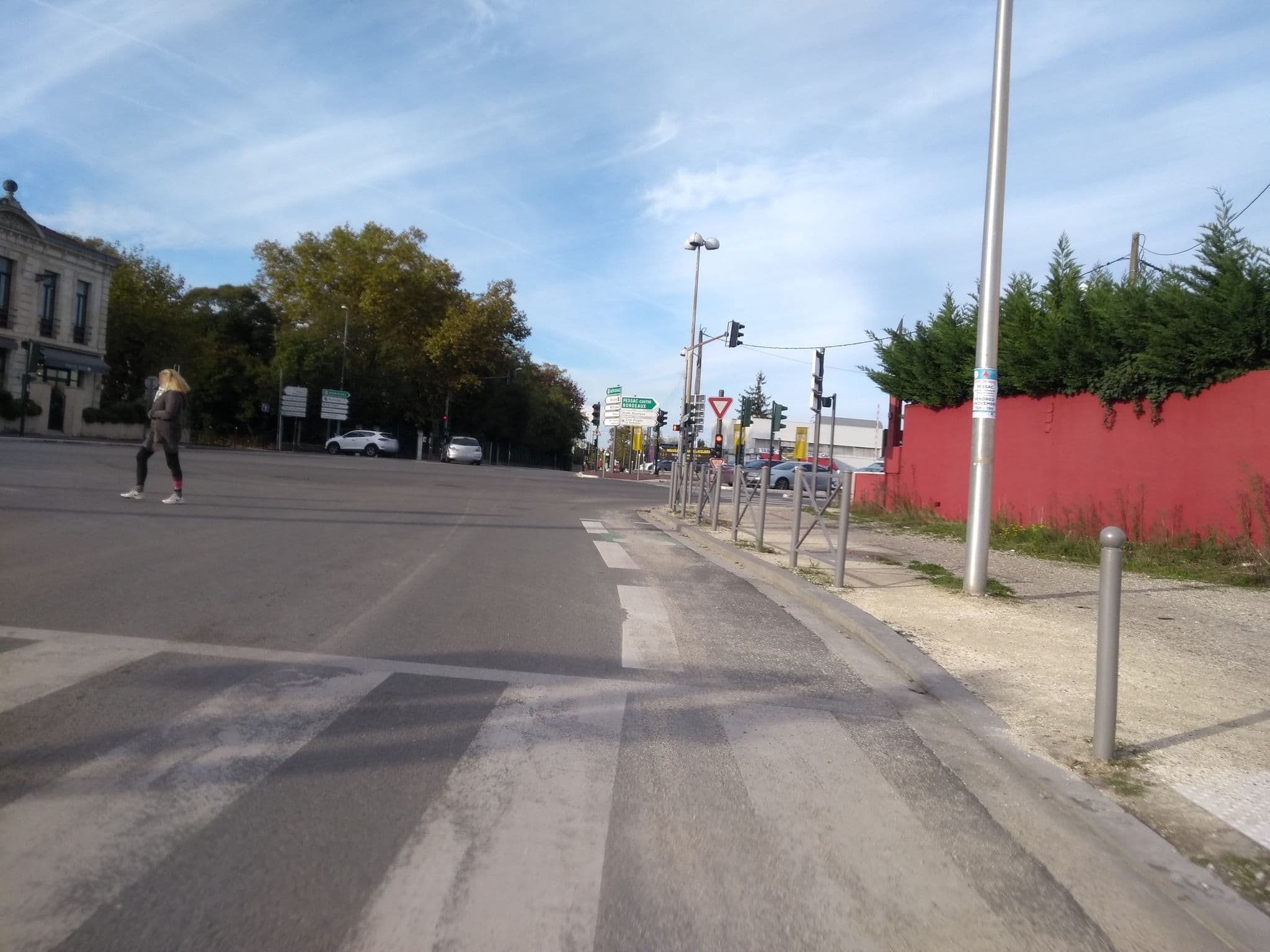 Street view near Hôtel Chantafred, Pessac — © gitouche (CC BY-SA · Mapillary)