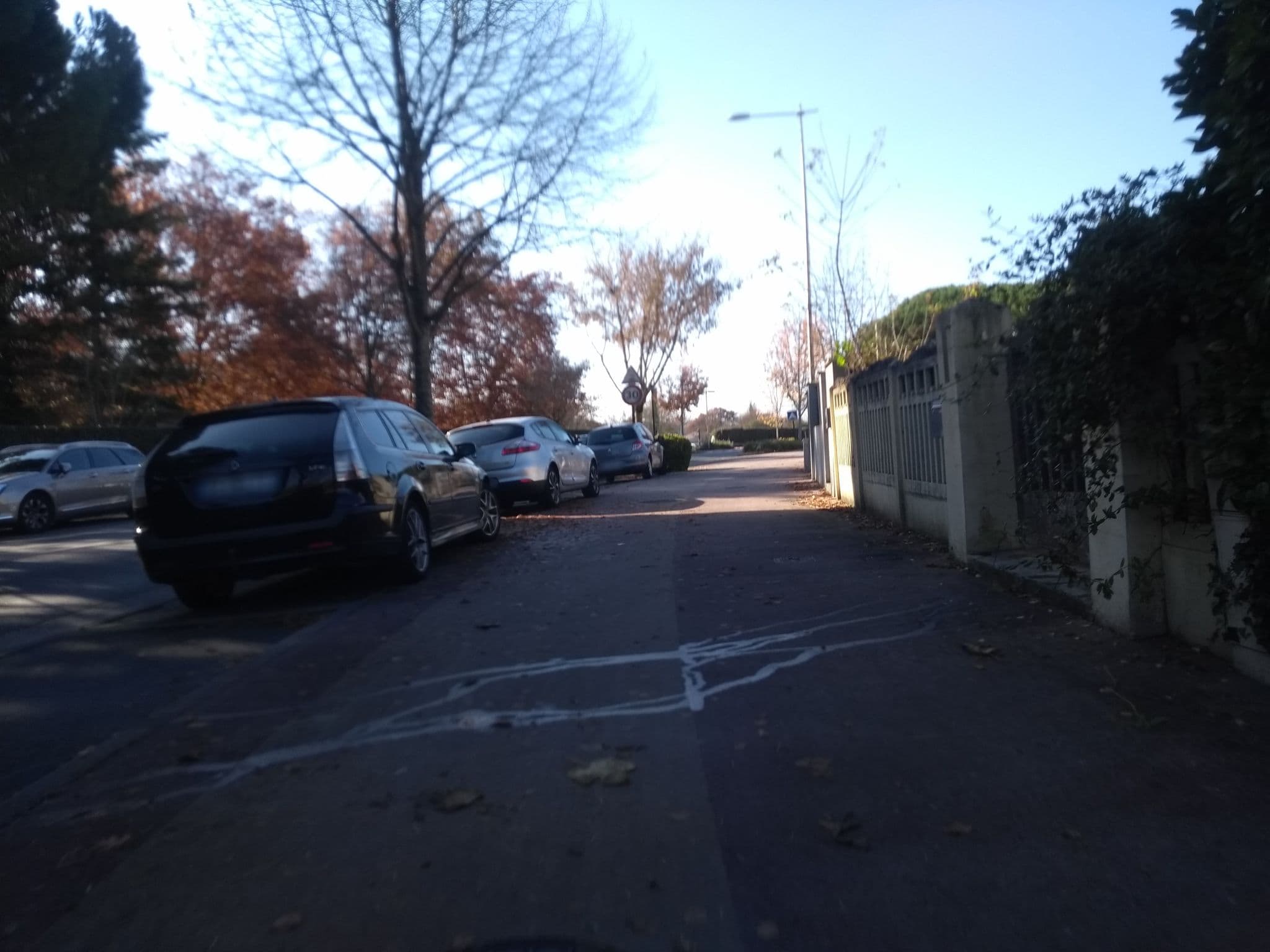 Street view near Sol Y Sombra, Gradignan — © gitouche (CC BY-SA · Mapillary)