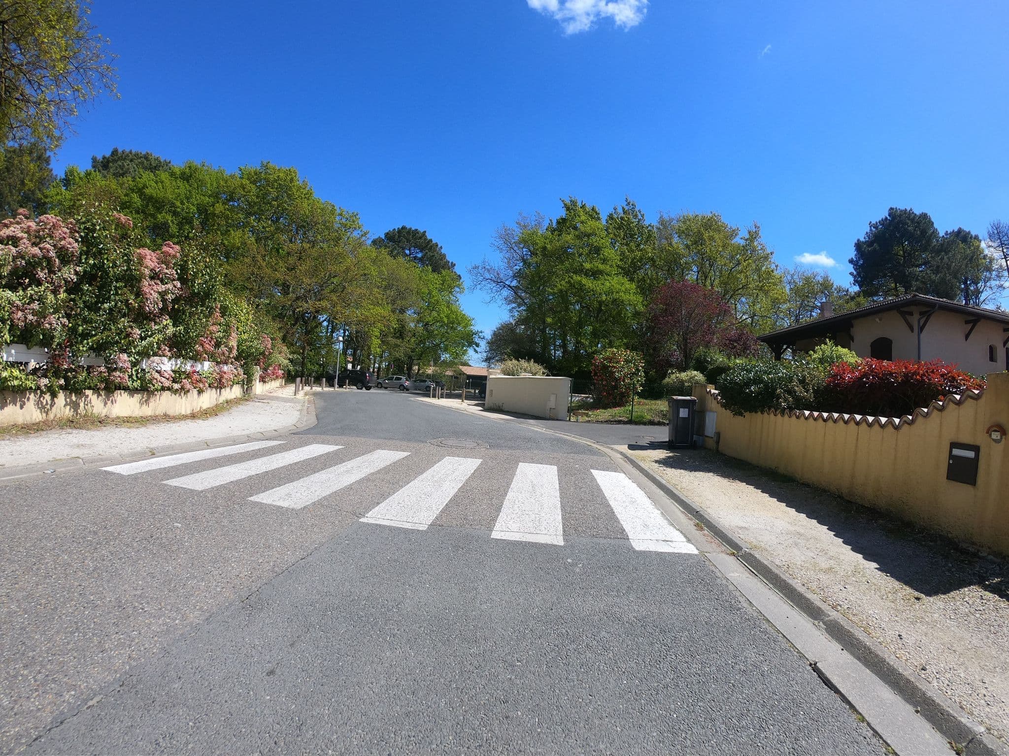 Street view near Villa Fleur des Pins, Gujan-Mestras — © gitouche (CC BY-SA · Mapillary)