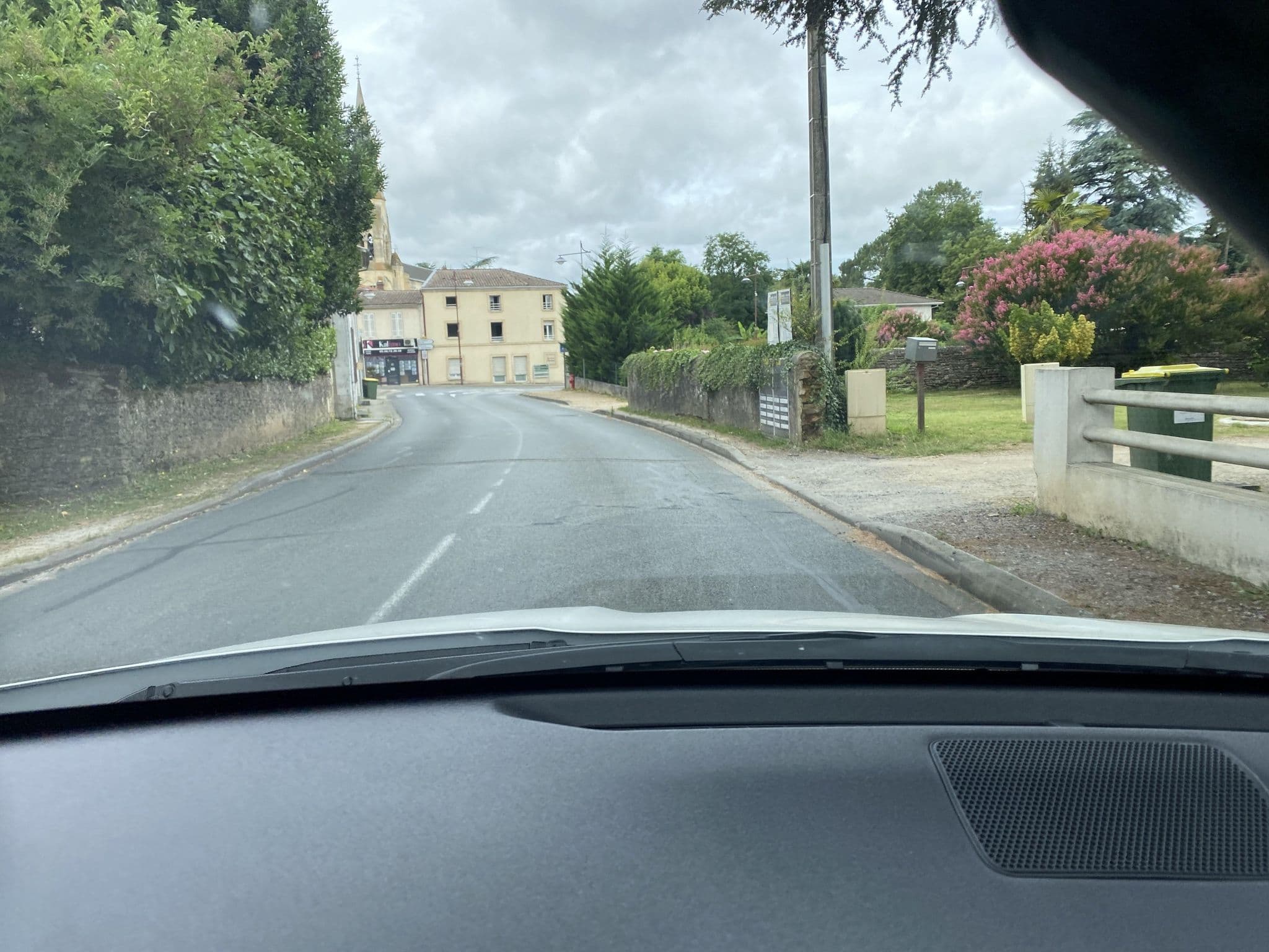 Street view near Maison Farol, Salles — © Rems (CC BY-SA · Mapillary)