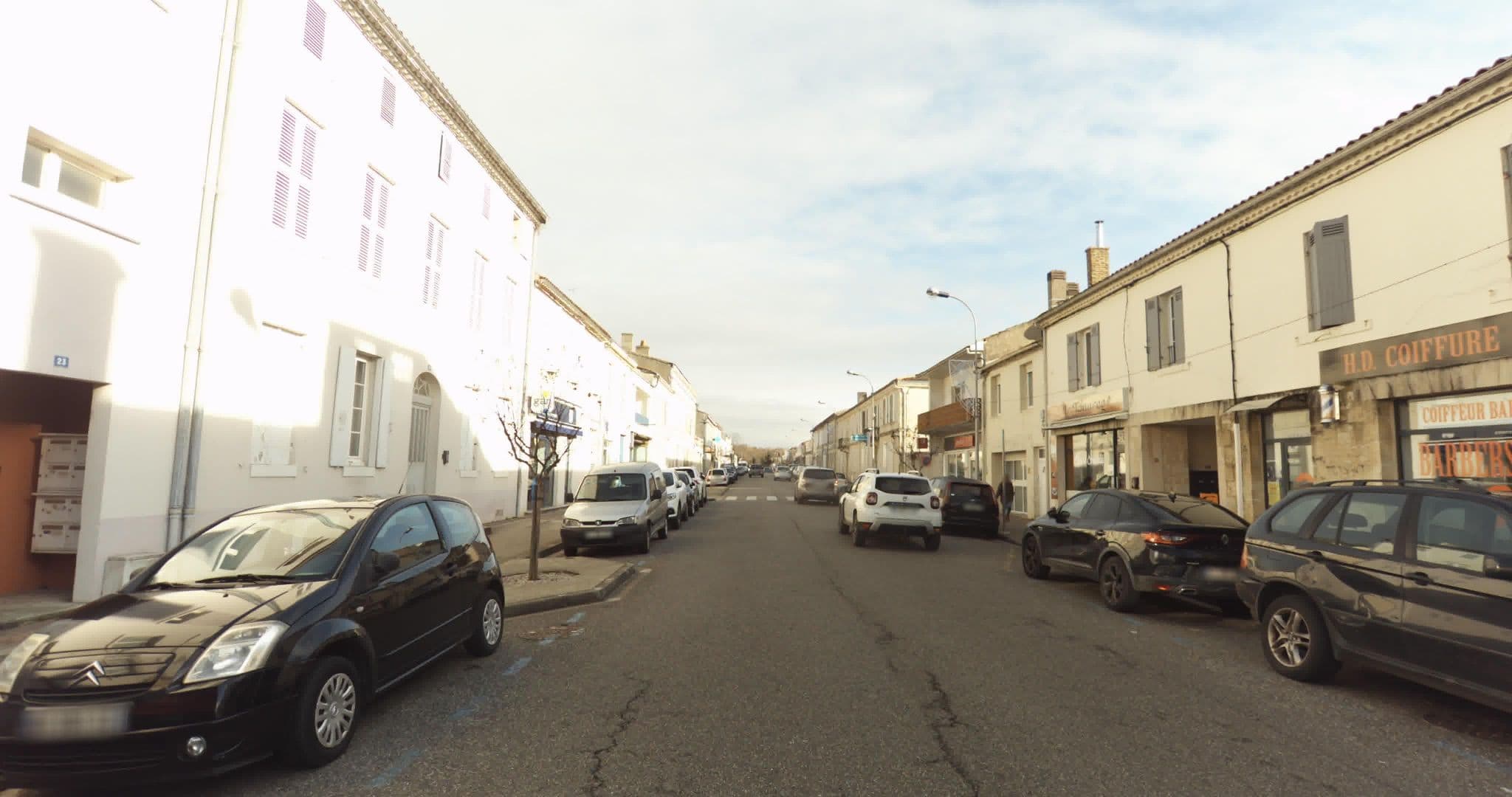 Street view near Hôtel de Paris, Lesparre-Médoc — © sogefi (CC BY-SA · Mapillary)