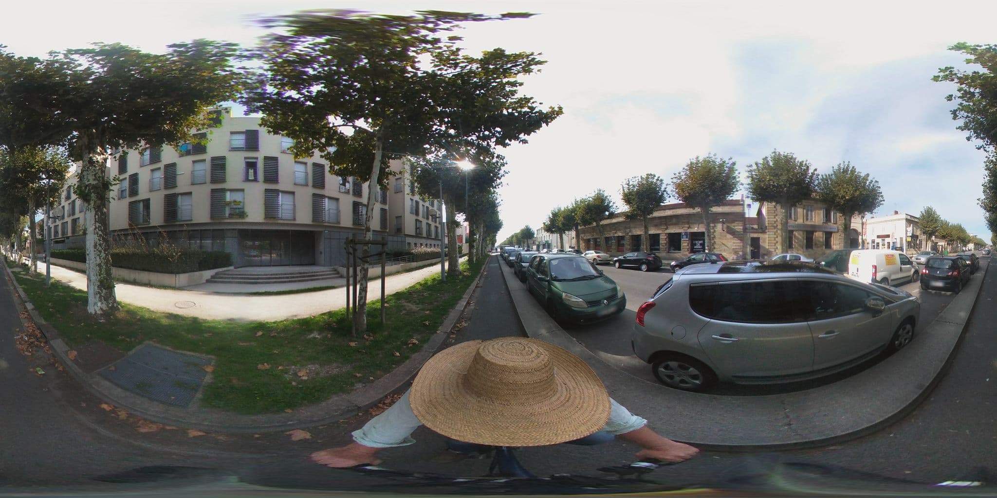 Street view near Adoma, Le Bouscat — © geovelo (CC BY-SA · Mapillary)