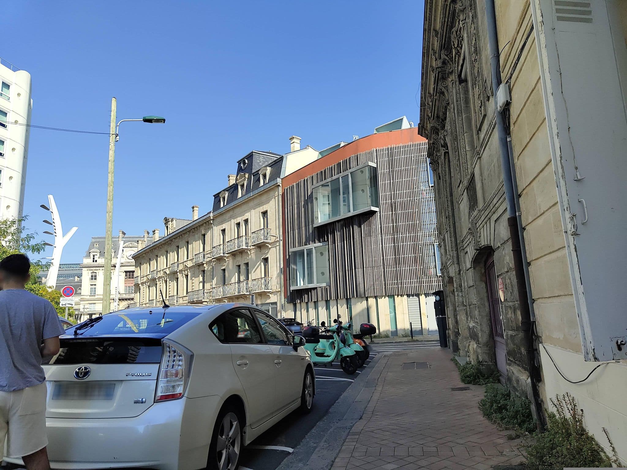 Street view near Etap Hôtel Bordeaux Gare Saint Jean, Bègles — © Arkitu (CC BY-SA · Mapillary)