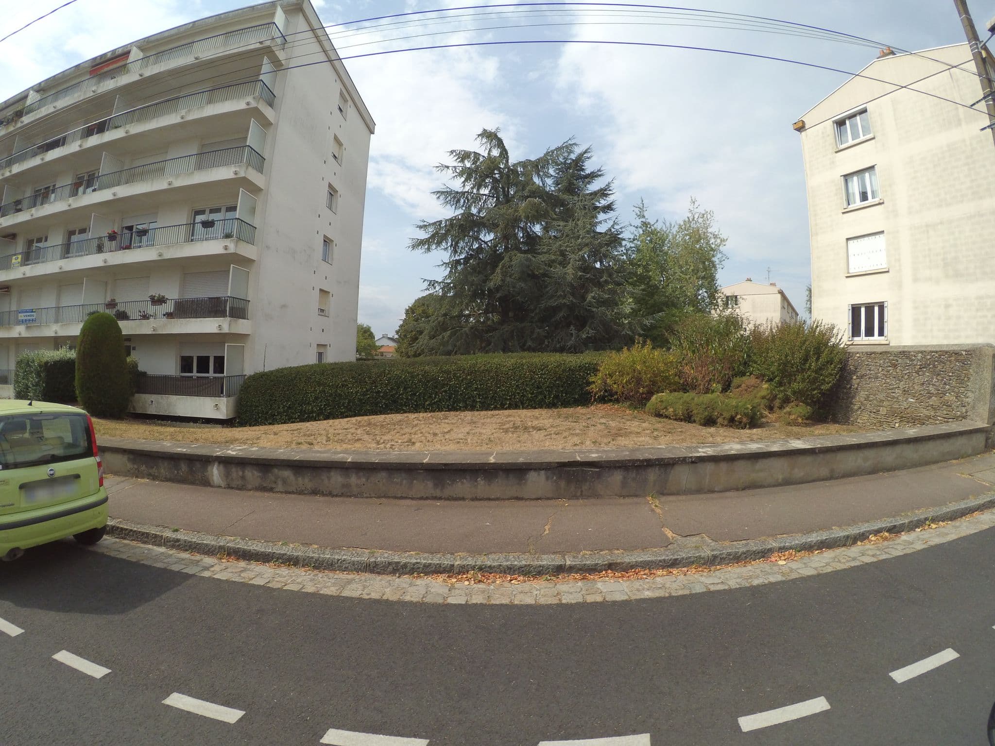 Street view near Nant'Sud Loire, Saint-Sébastien-sur-Loire — © stephanep (CC BY-SA · Mapillary)