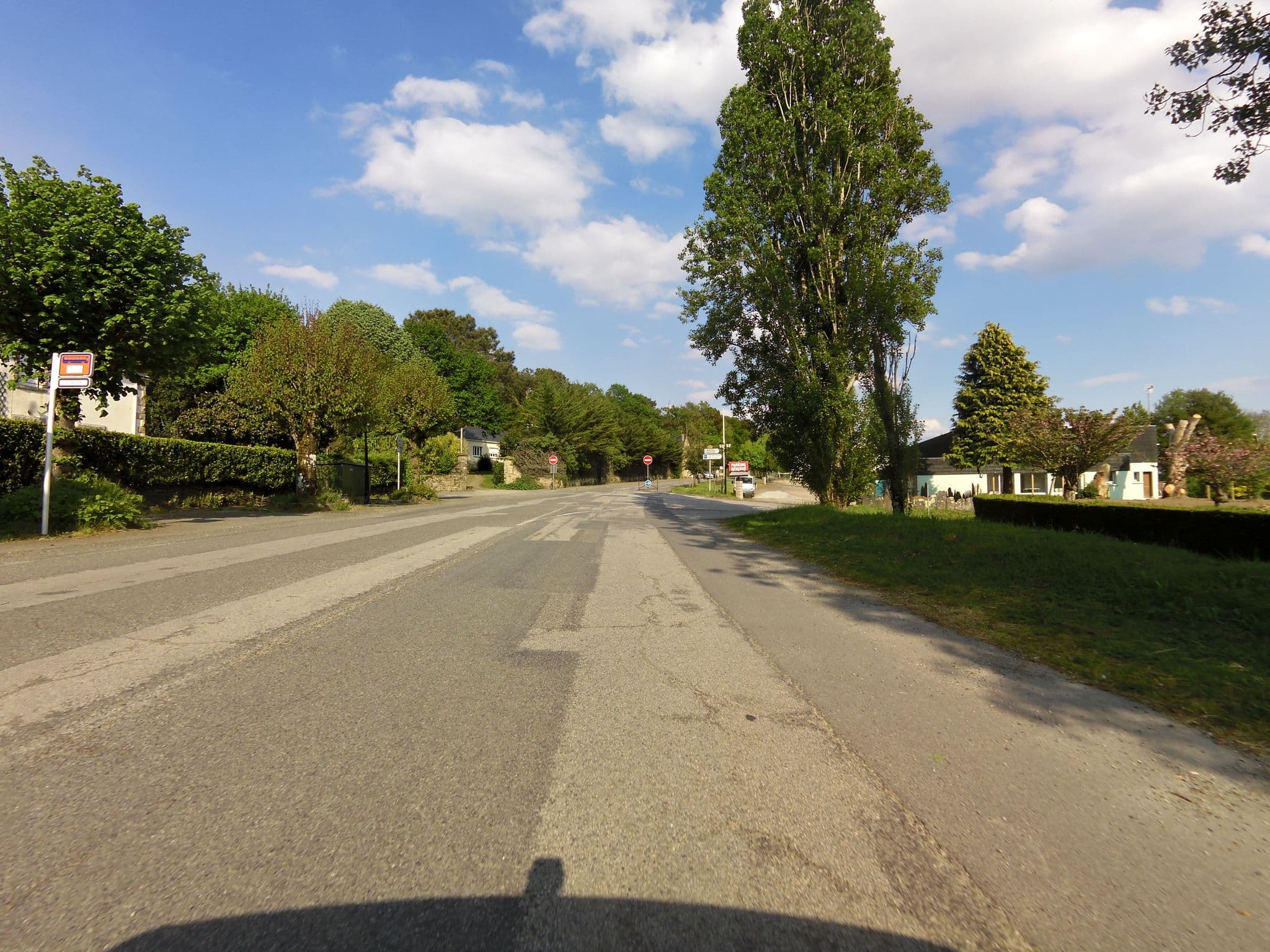 Street view near St Roche, Pluherlin — © hamlet (CC BY-SA · Mapillary)