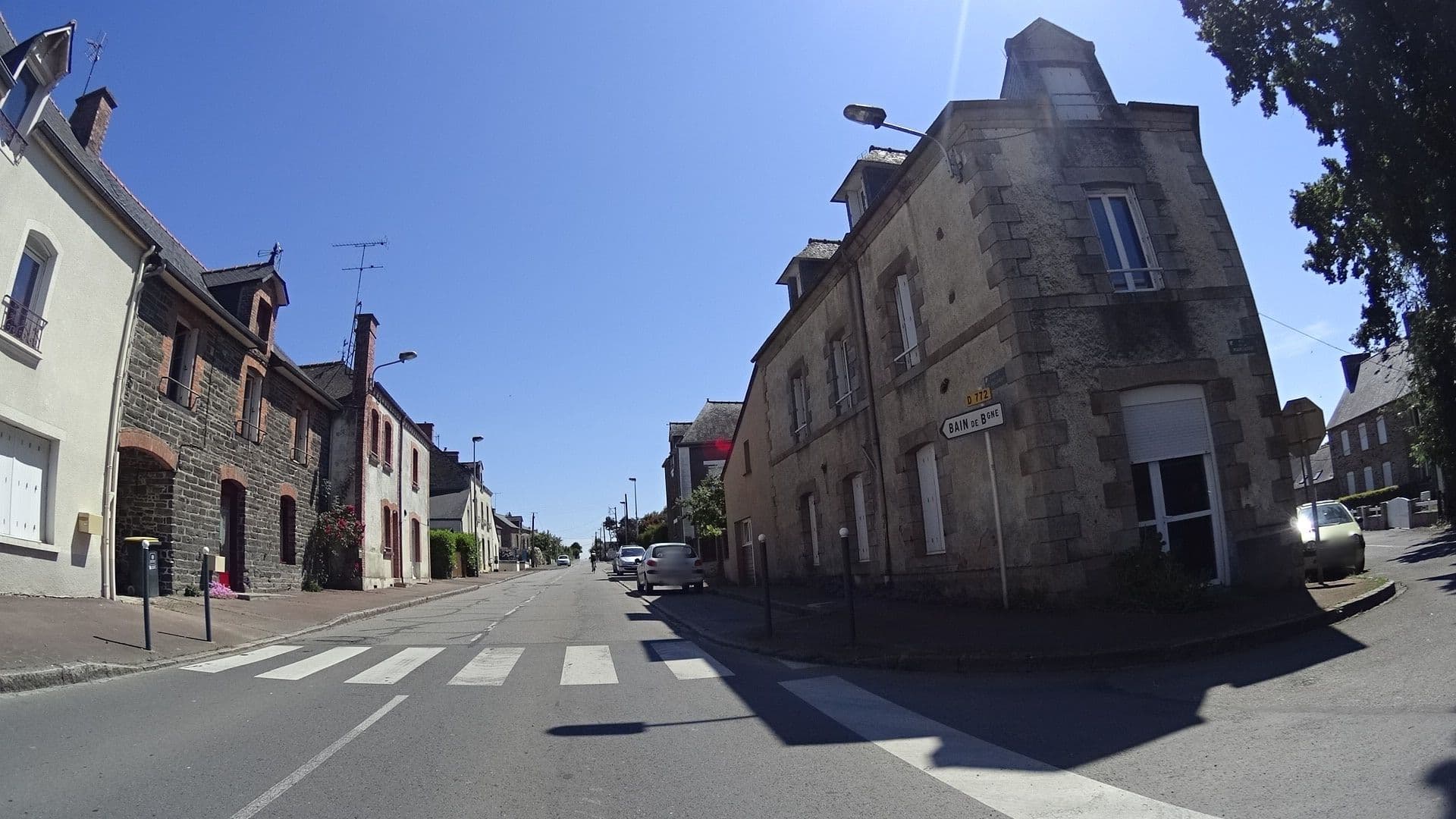 Street view near Durance Marie-Christine, Messac — © panieravide (CC BY-SA · Mapillary)