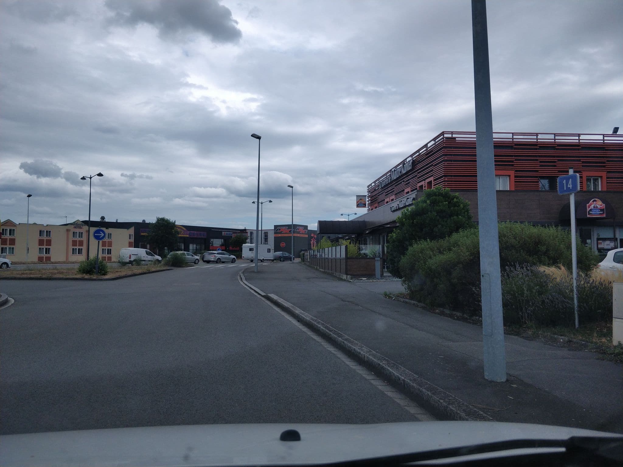 Street view near Kyriad Direct Rennes Ouest, Vezin-le-Coquet — © mgageo (CC BY-SA · Mapillary)