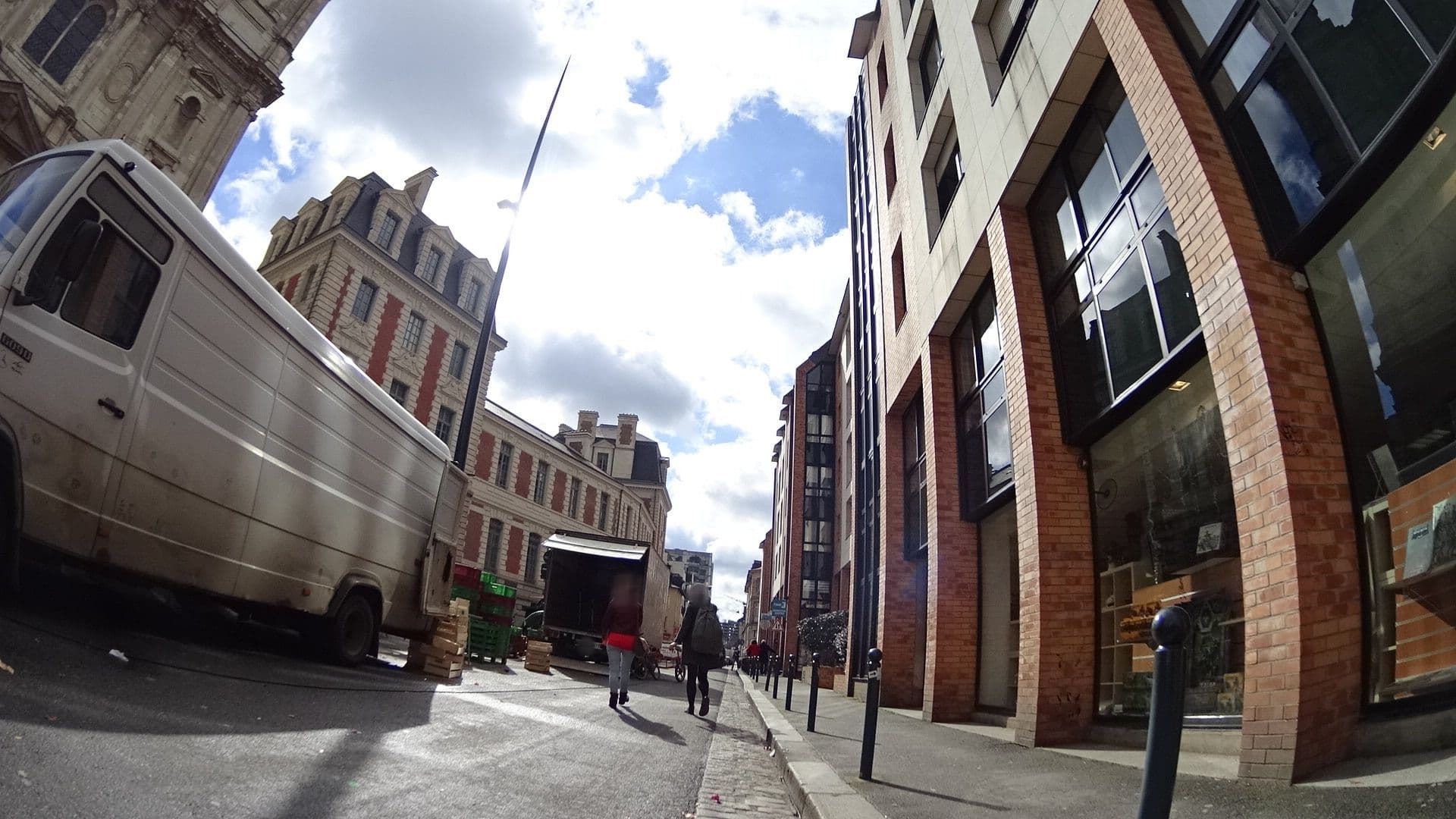 Street view near Les Hespérides, Rennes — © panieravide (CC BY-SA · Mapillary)
