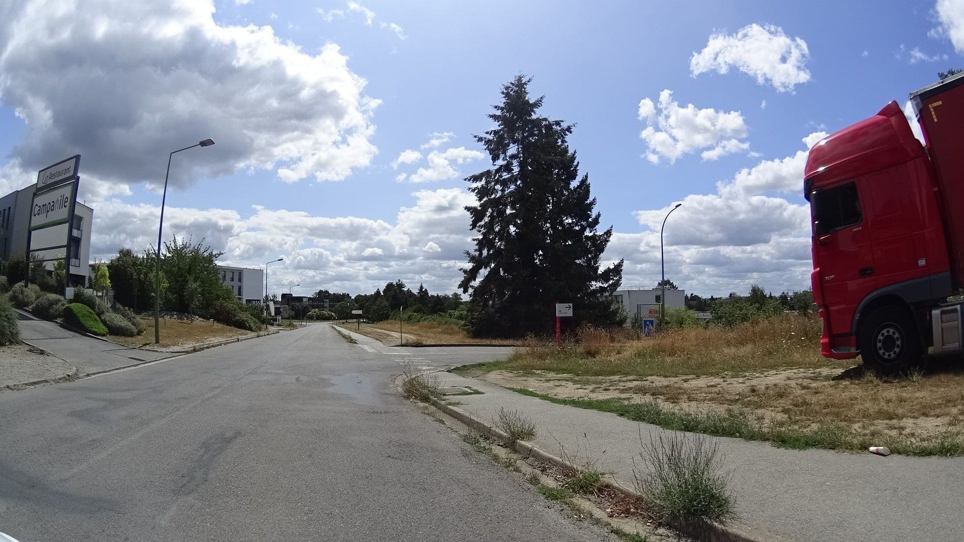 Street view near Campanile Rennes Est - Atalante, Cesson-Sévigné — © panieravide (CC BY-SA · Mapillary)