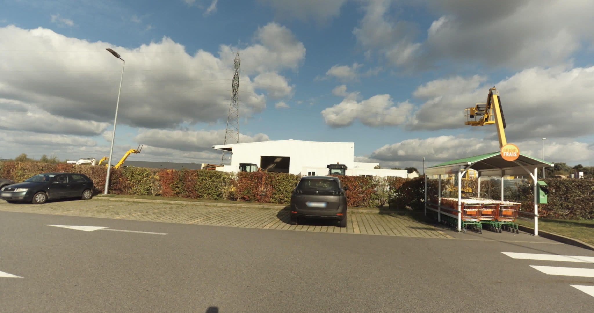 Street view near Newloc, Cesson-Sévigné — © sogefi (CC BY-SA · Mapillary)
