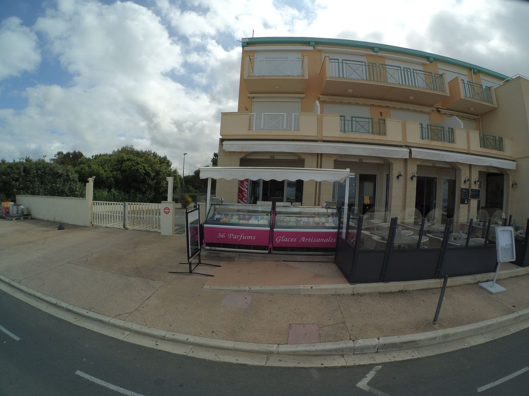 Street view near Résidence TROUVILLE, Châtelaillon-Plage — © stephanep (CC BY-SA · Mapillary)