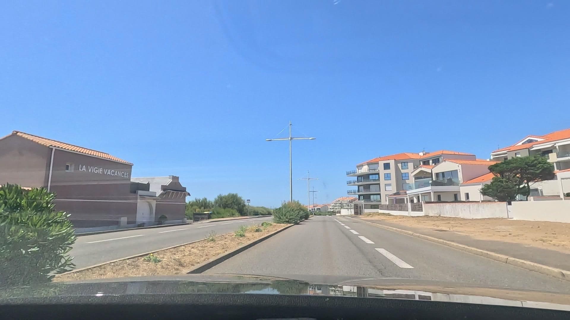 Street view near La vigie vacances, Les Sables-d'Olonne — © uwekoch (CC BY-SA · Mapillary)