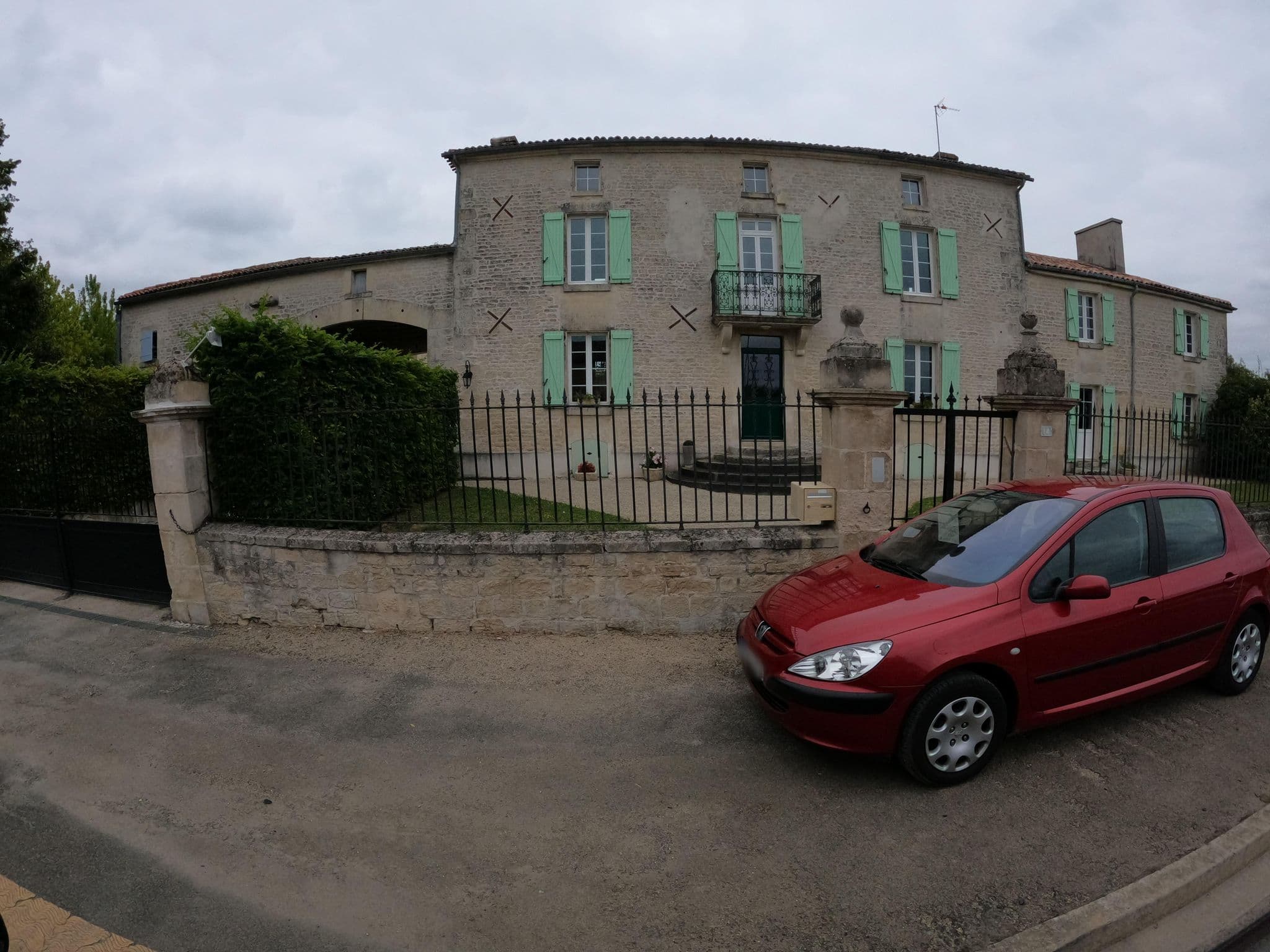 Street view near Le Relais de l'Autize, Benet — © stephanep (CC BY-SA · Mapillary)