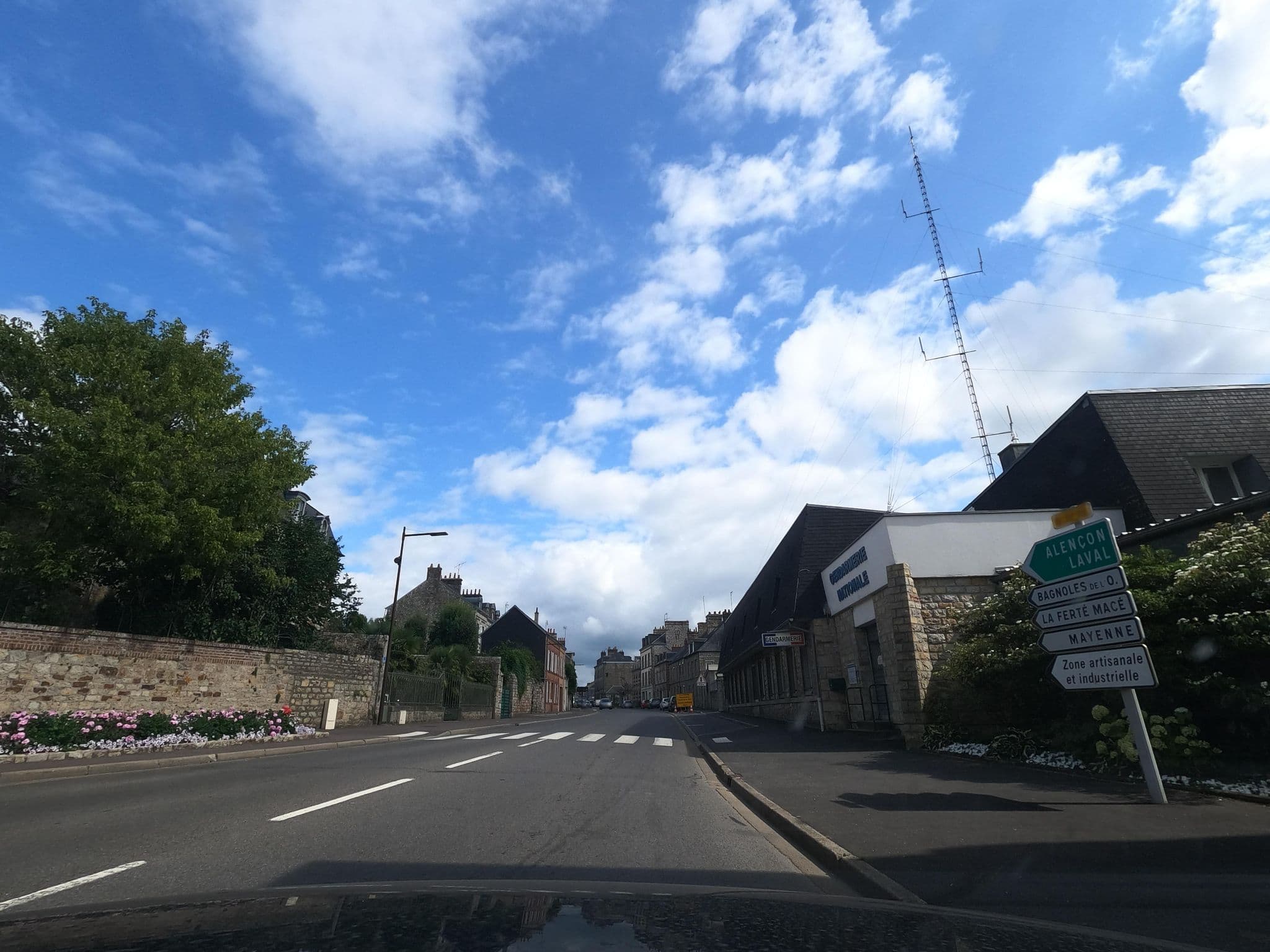 Street view near D-Day Landing Tours, Domfront — © uwekoch (CC BY-SA · Mapillary)