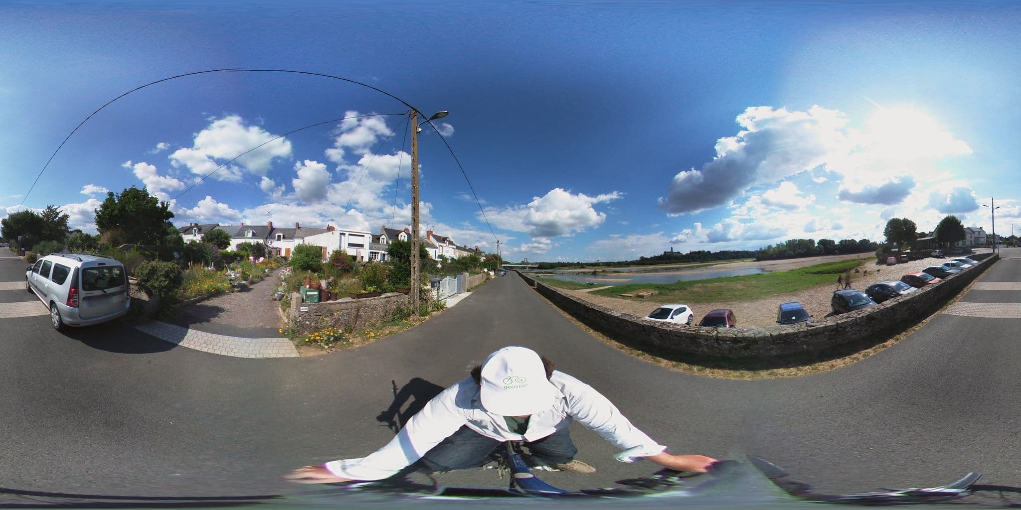 Street view near Un Brin de Loire, Saint-Florent-le-Vieil — © geovelo (CC BY-SA · Mapillary)