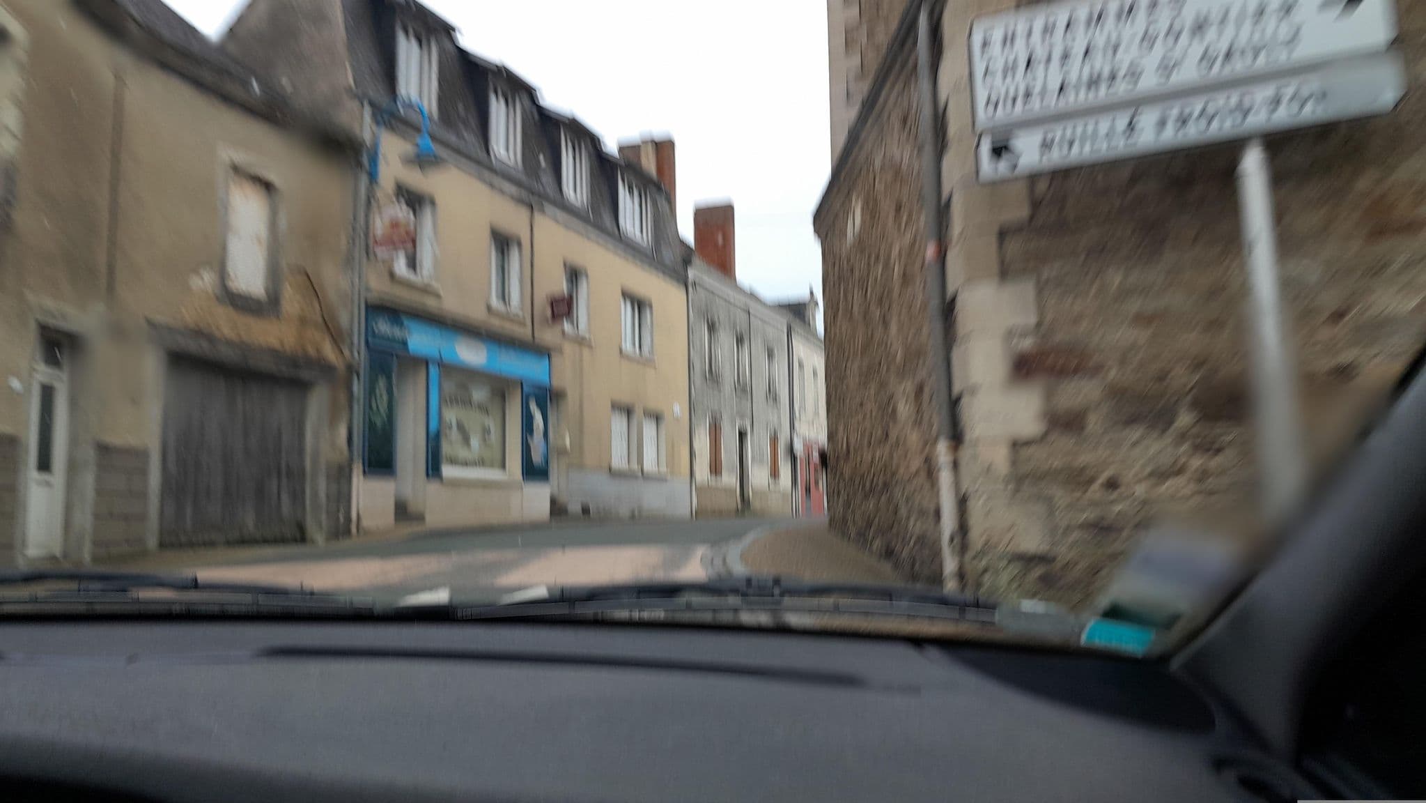 Street view near Le Charlemagne, Entrammes — © hautetension08 (CC BY-SA · Mapillary)