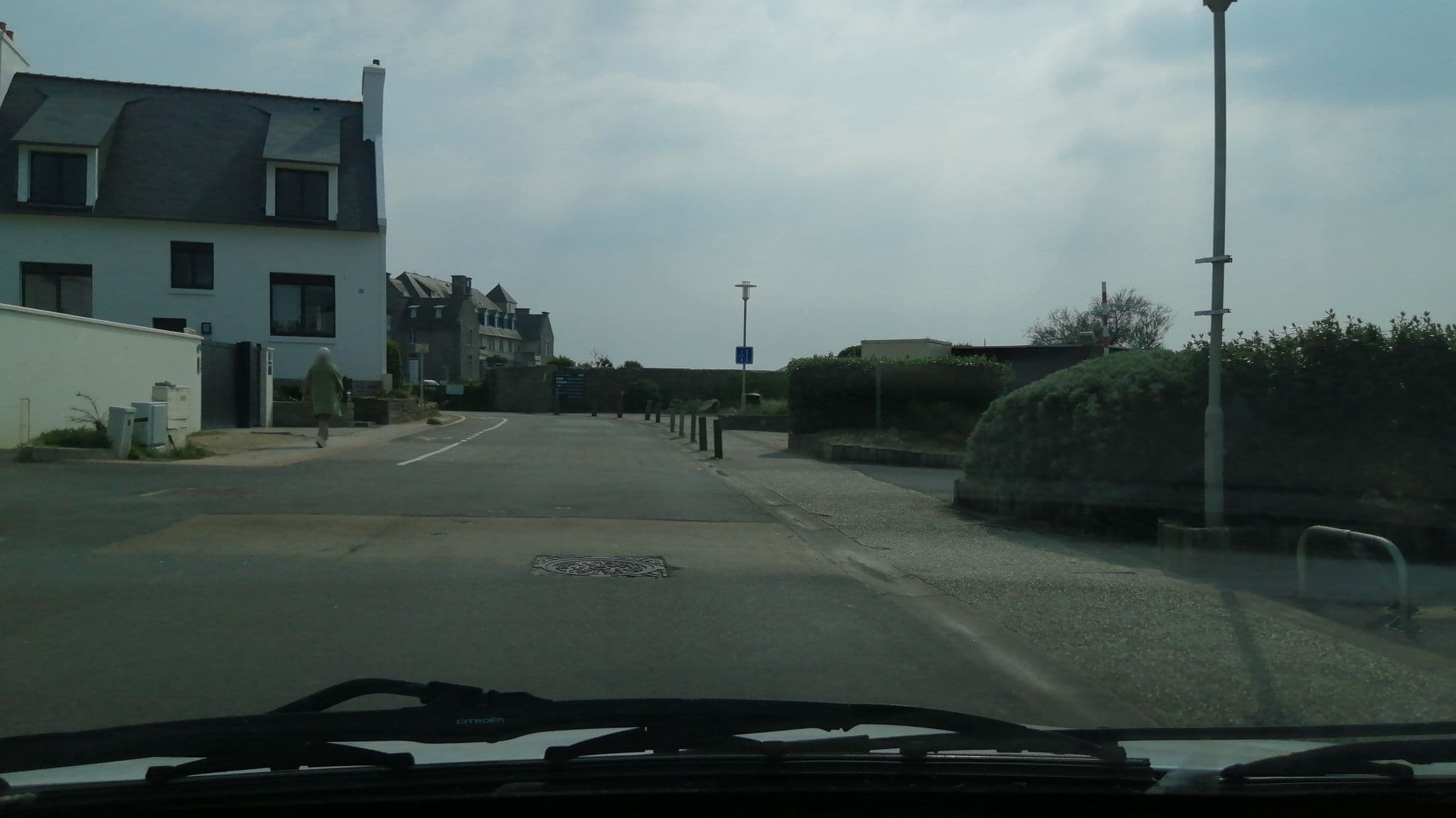 Street view near Golden Tulip Roscoff Hôtel & Spa, Roscoff — © roscoffmdj (CC BY-SA · Mapillary)