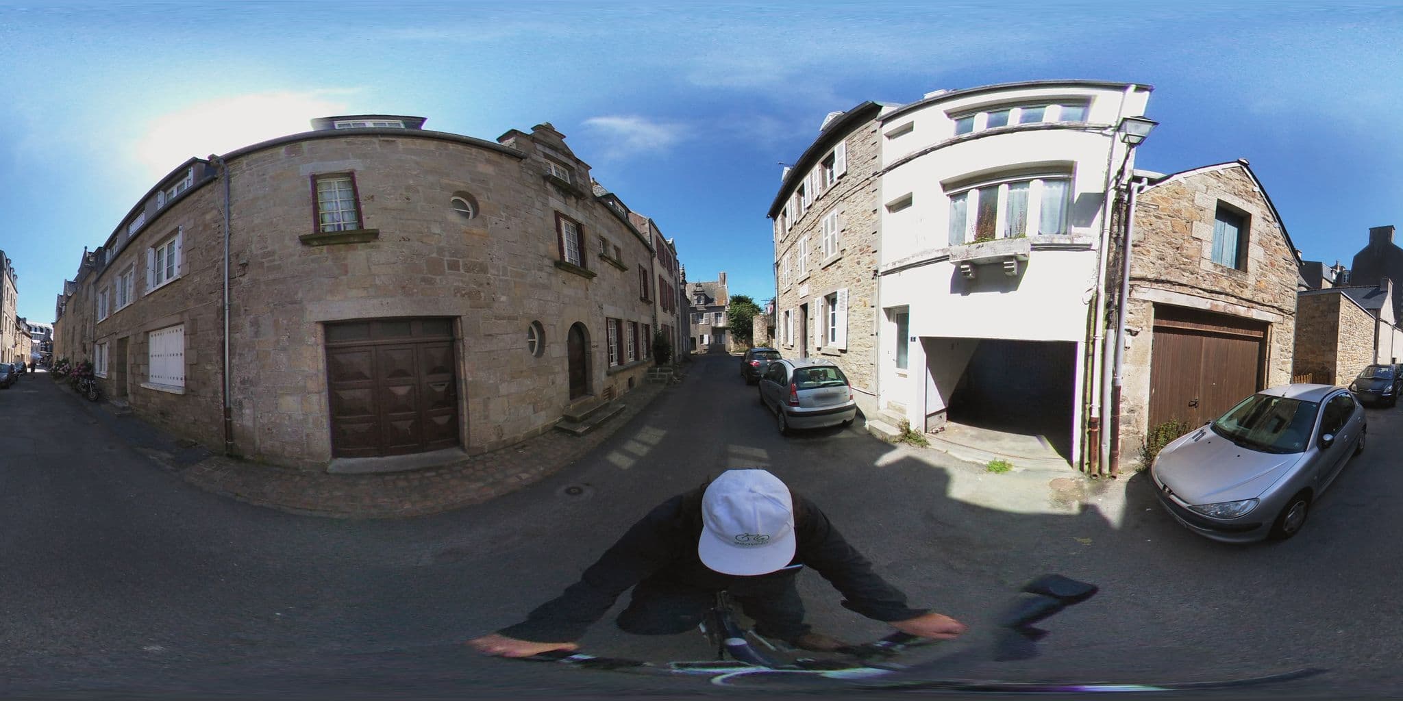 Street view near Roscoff Center chambres d'hotes B&B, Roscoff — © geovelo (CC BY-SA · Mapillary)