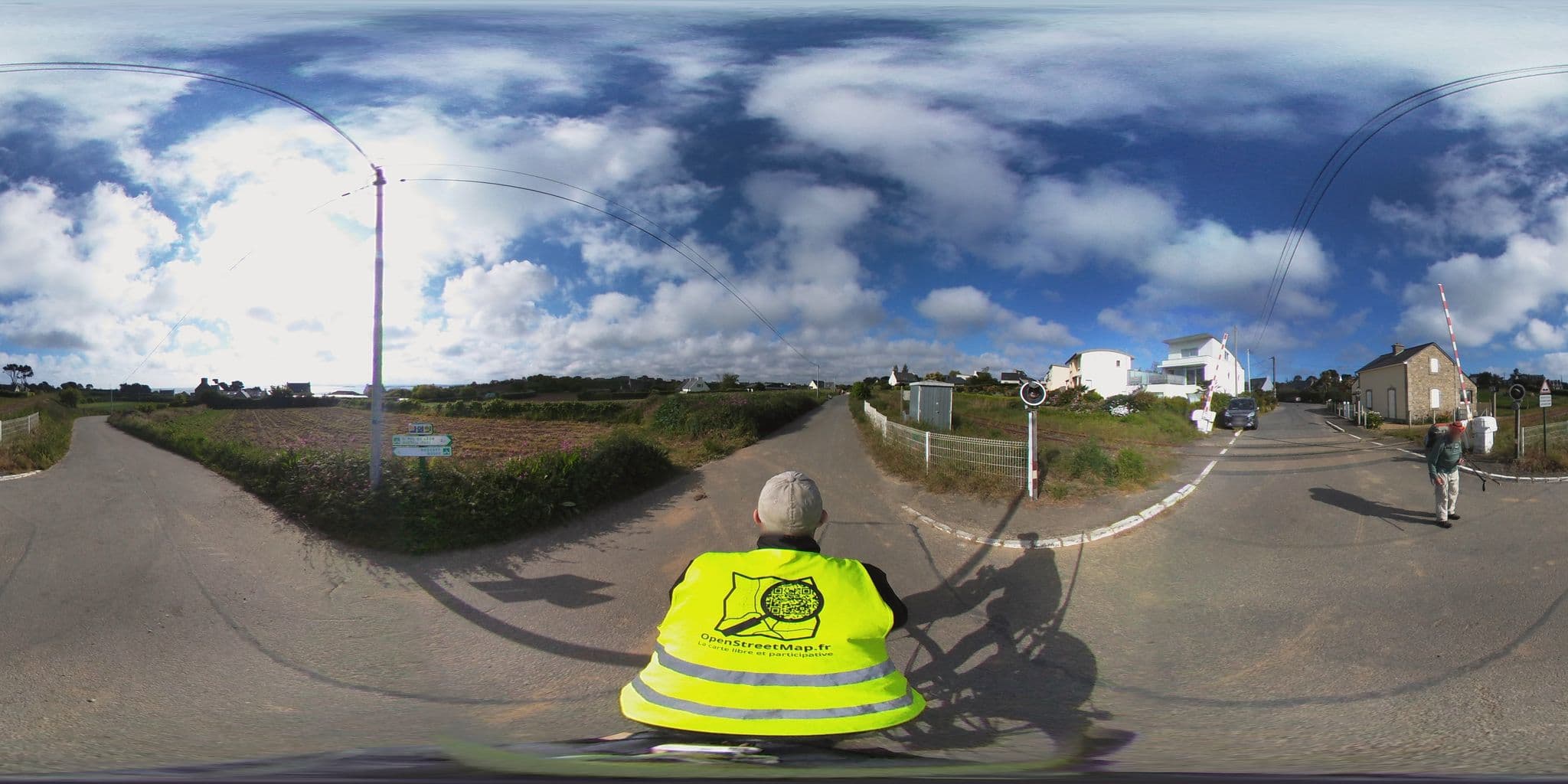 Street view near Chambre d'Hôtes de la Grande Greve, Roscoff — © ev1velodyssee (CC BY-SA · Mapillary)