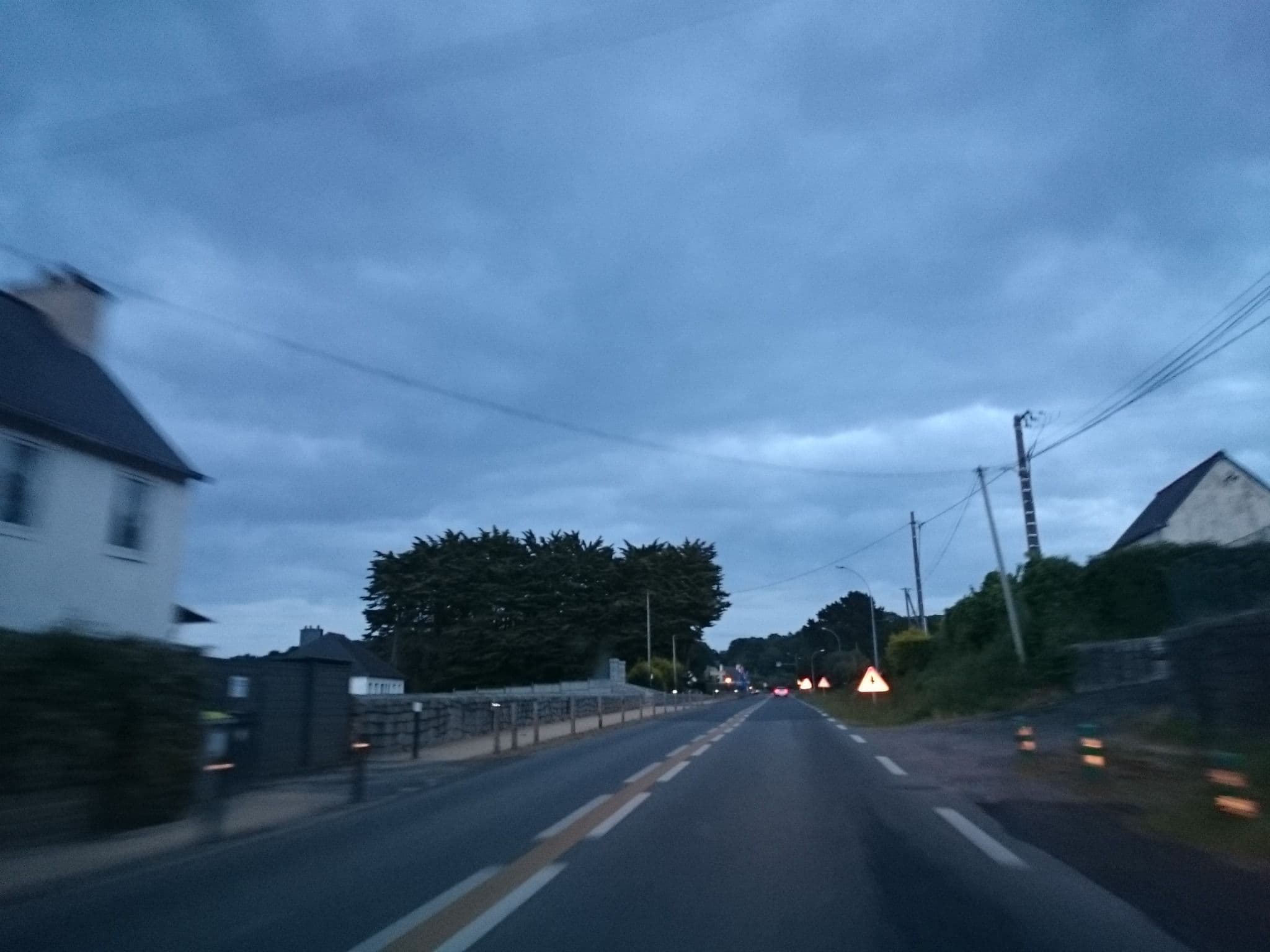 Street view near La Presqu'île du Lenn, Saint-Quay-Perros — © gotpo (CC BY-SA · Mapillary)