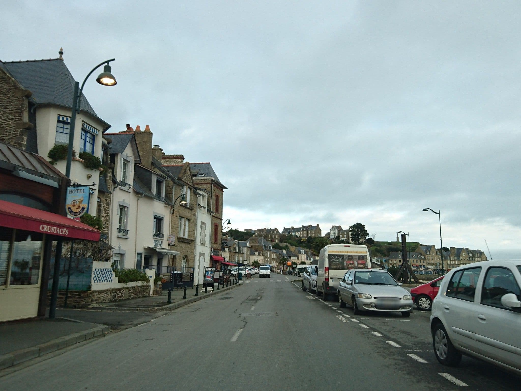 Street view near Cancale Restauration, Cancale — © gotpo (CC BY-SA · Mapillary)