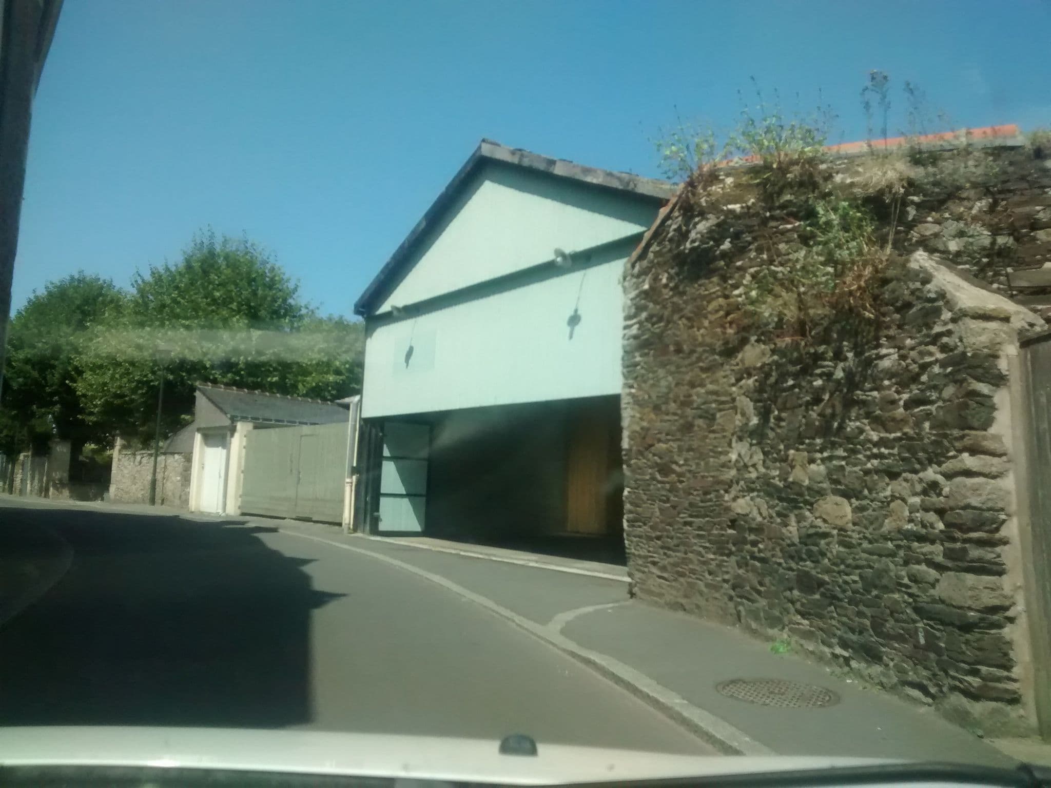 Street view near Maison De Bricourt, Cancale — © mgageo (CC BY-SA · Mapillary)
