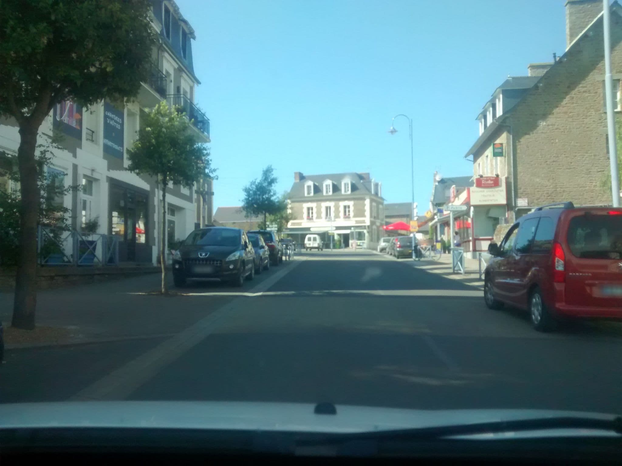 Street view near Villa Esprit de Famille, Saint-Coulomb — © mgageo (CC BY-SA · Mapillary)