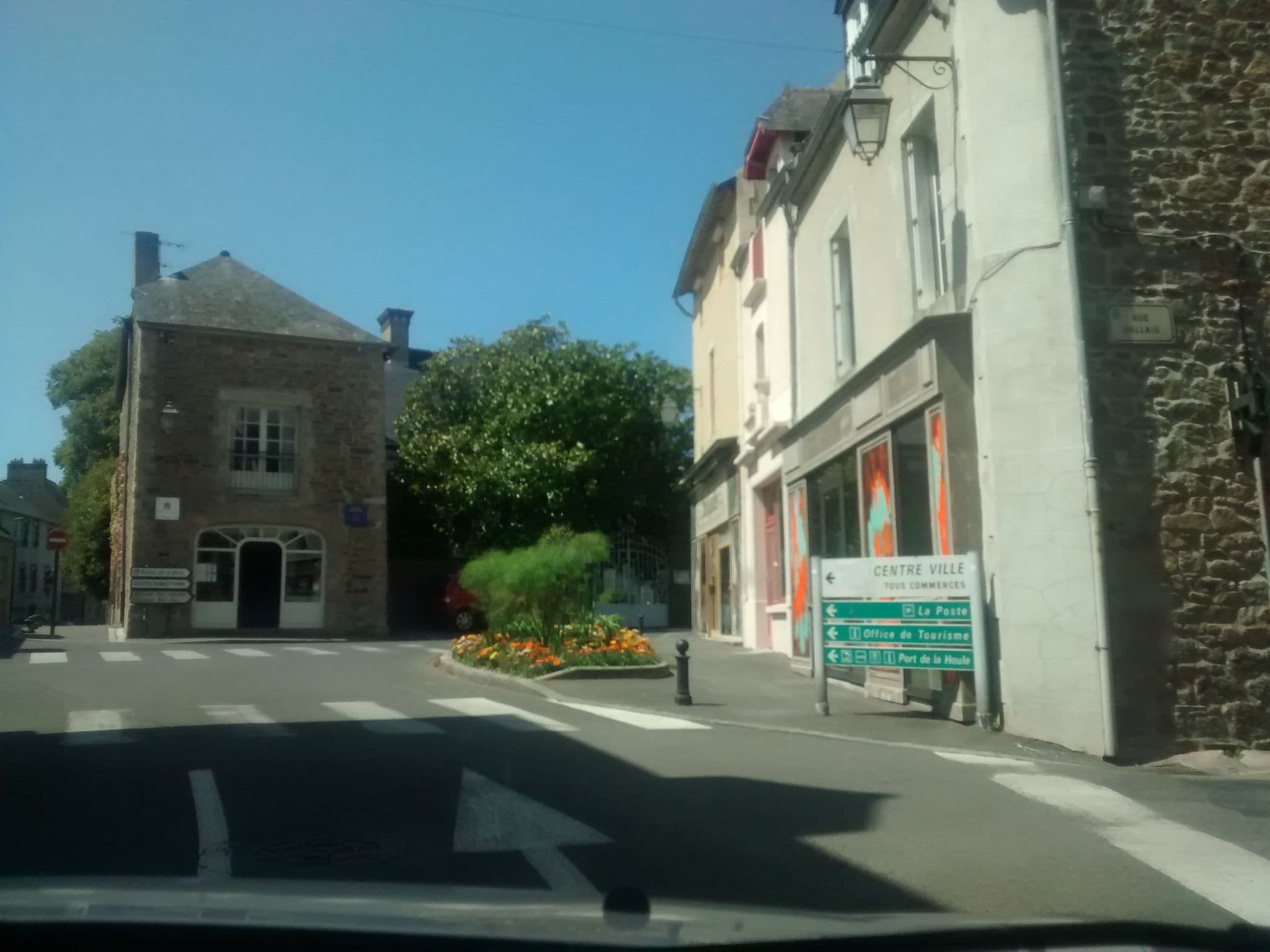 Street view near Château Richeux, Cancale — © mgageo (CC BY-SA · Mapillary)