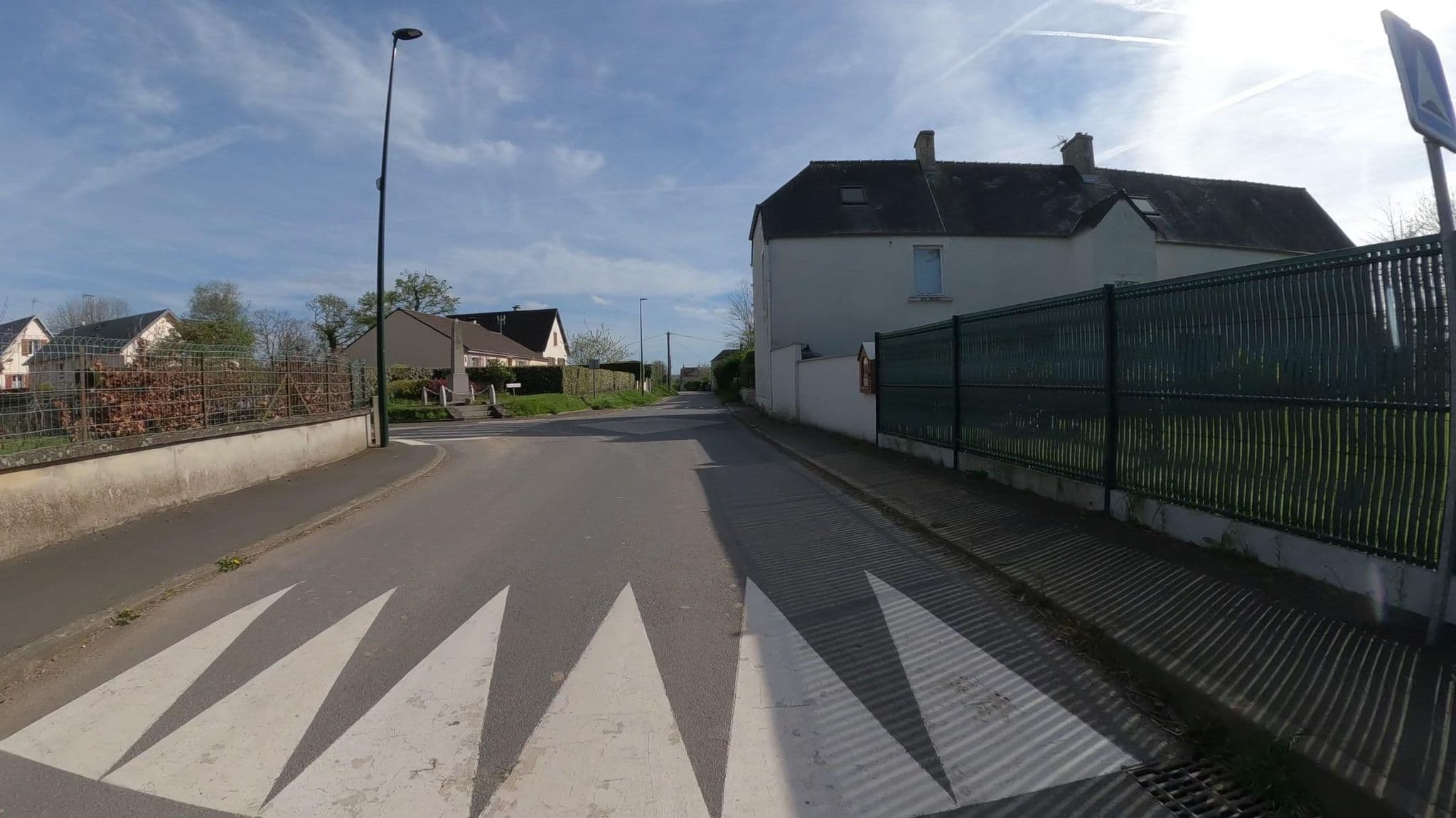 Street view near Chambre d'hôtes Pomme Cannelle, Bayeux — © Nzau (CC BY-SA · Mapillary)