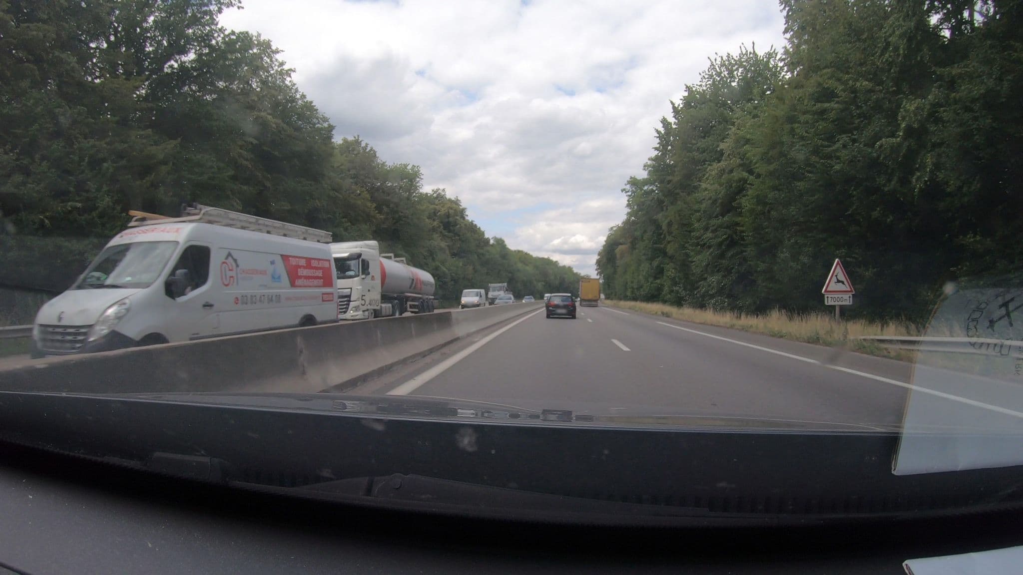 Street view near Hôtel du Château, Vandœuvre-lès-Nancy — © vinisa (CC BY-SA · Mapillary)