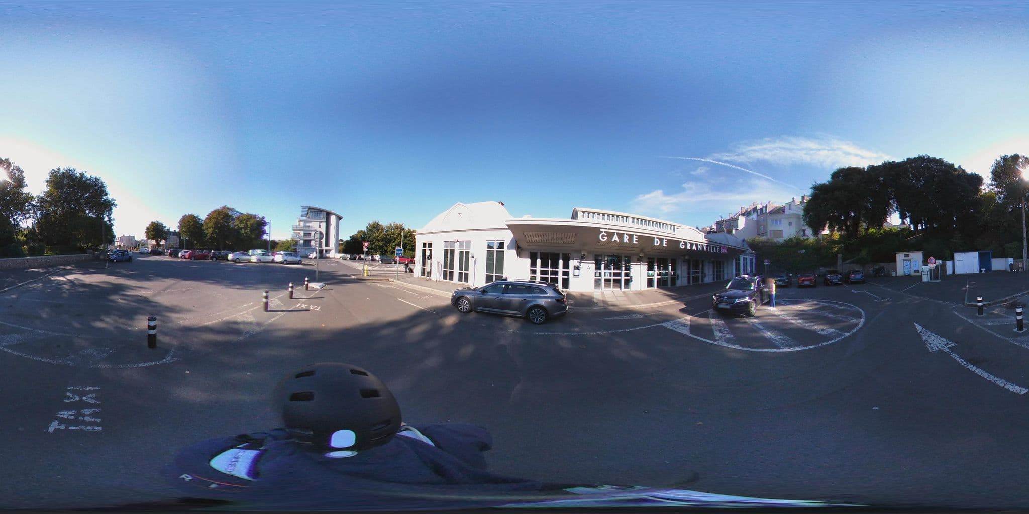 Street view near Hôtel Terminus, Granville — © geo50 (CC BY-SA · Mapillary)