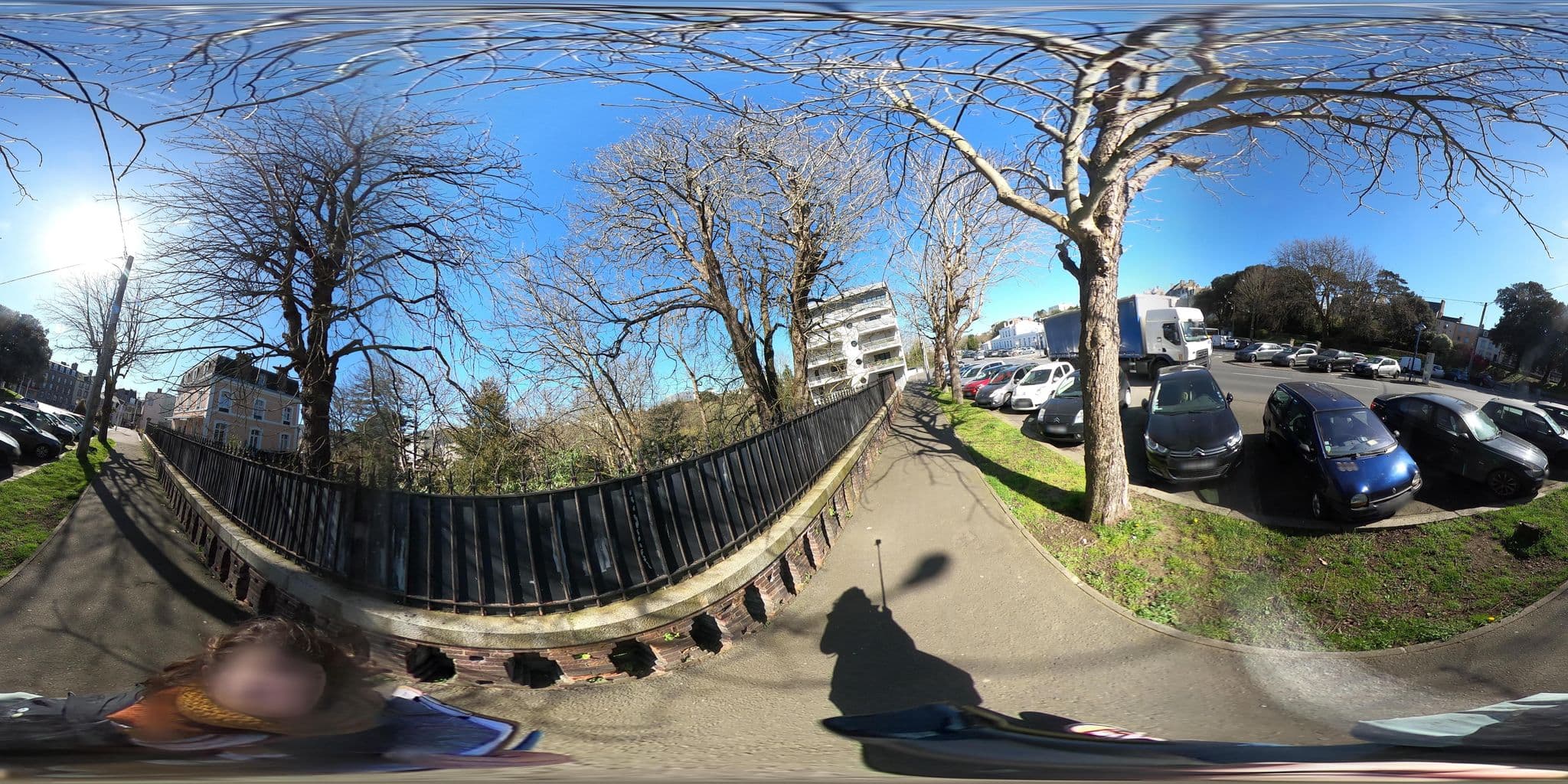 Street view near hotel le terminus, Granville — © arteragence (CC BY-SA · Mapillary)