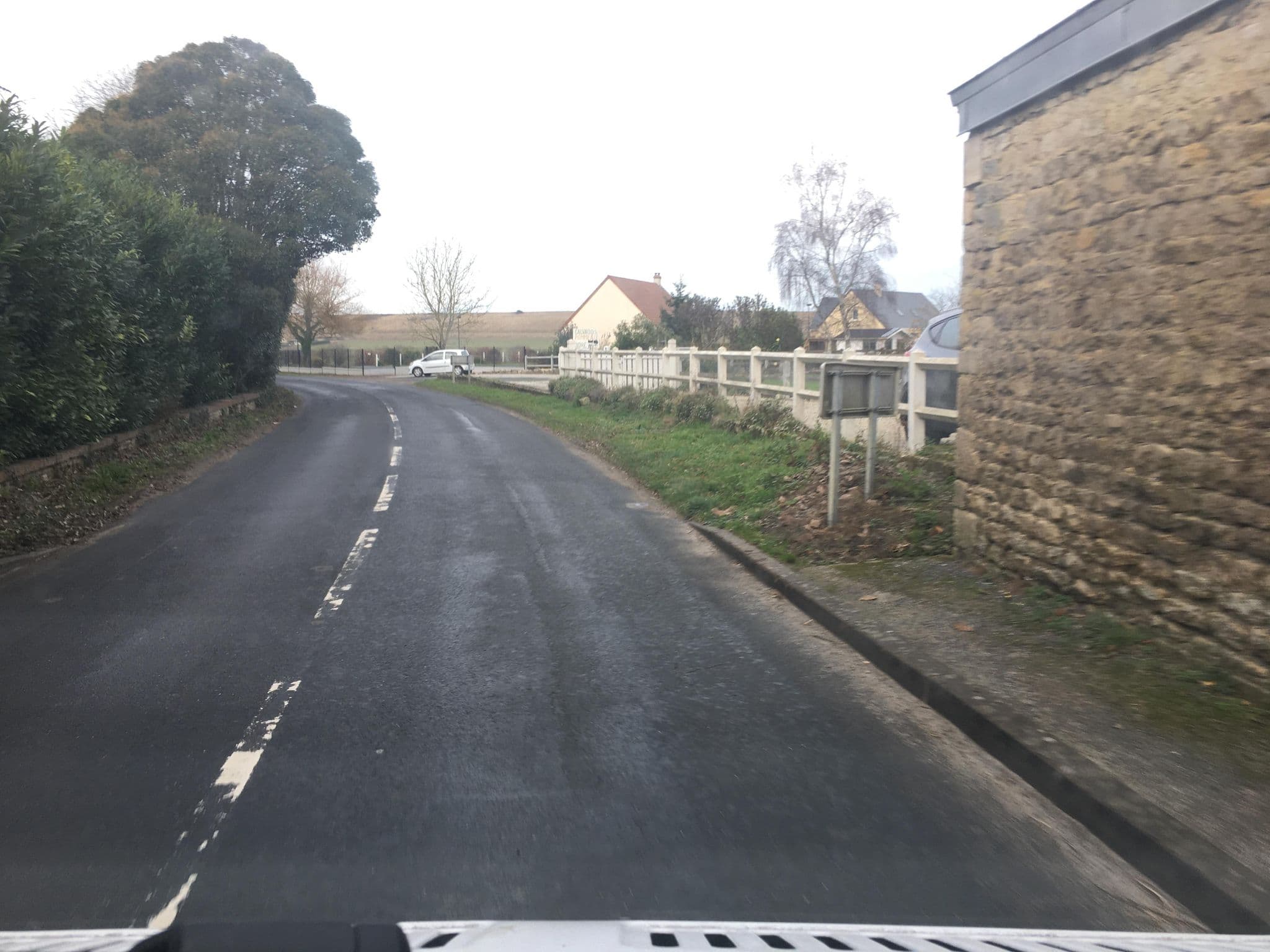 Street view near La Goulette, Port-en-Bessin-Huppain — © raymond (CC BY-SA · Mapillary)