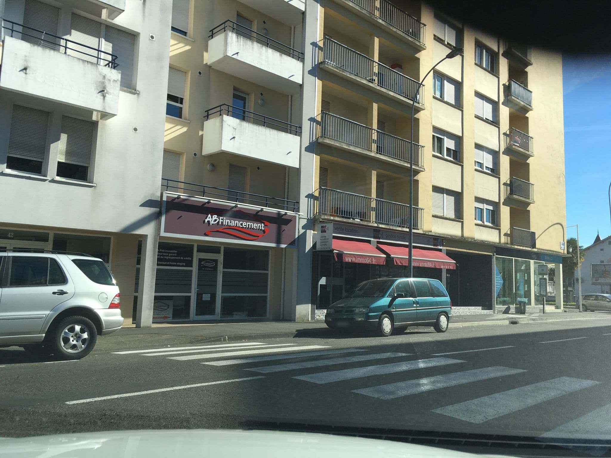Street view near Hotel Montilleul Pau, Pau — © mappy_sa (CC BY-SA · Mapillary)
