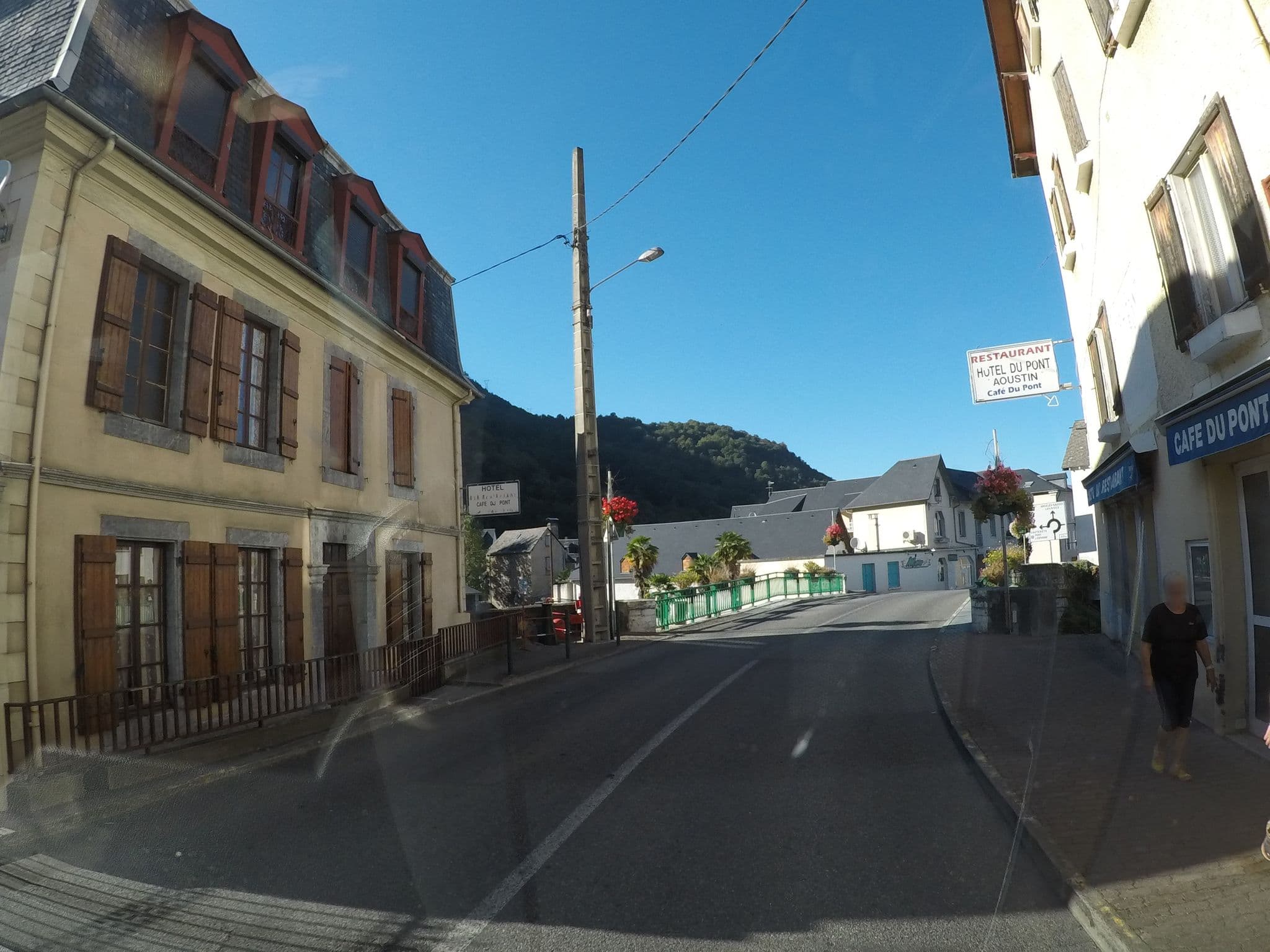 Street view near Hôtel du Pont, Pierrefitte-Nestalas — © yaron (CC BY-SA · Mapillary)