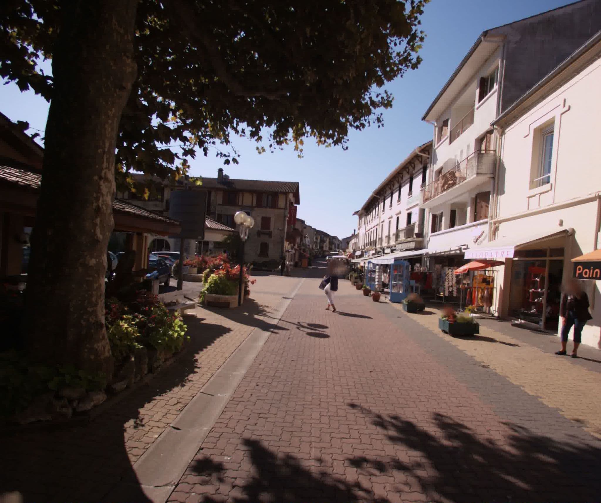 Street view near Hôtel Château de Bégué, Cazaubon — © sogefi (CC BY-SA · Mapillary)