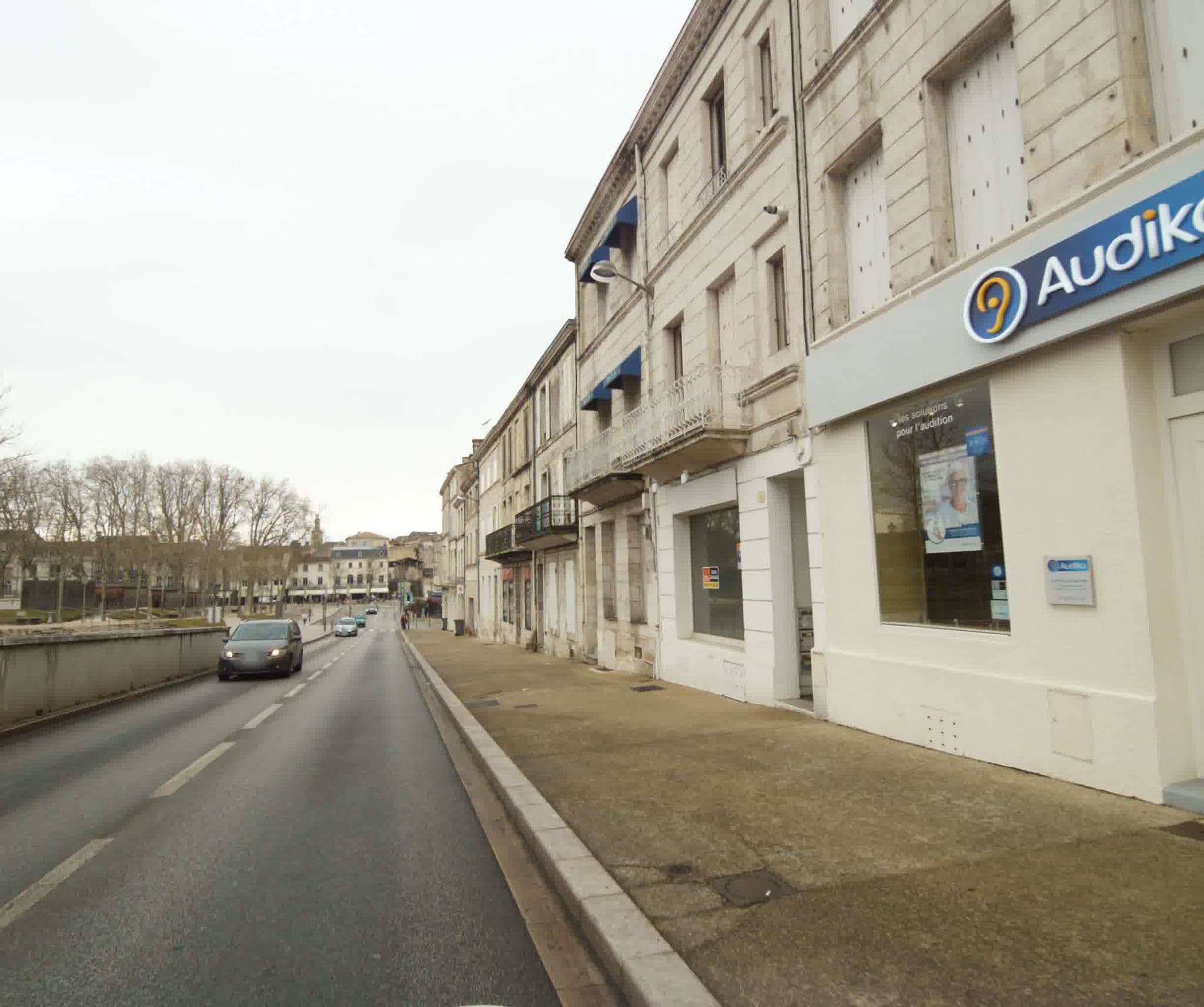 Street view near L'île de la Brèche, Niort — © sogefi (CC BY-SA · Mapillary)