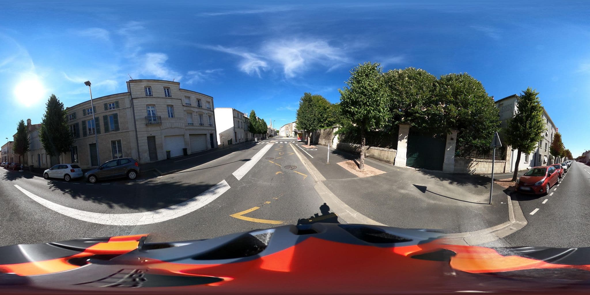 Street view near Hotel Sadrina (Logis de France), Niort — © cayenne (CC BY-SA · Mapillary)
